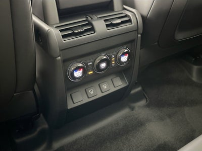 2025 Land Rover Defender 110 OCTA