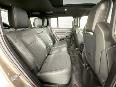 2025 Land Rover Defender 110 OCTA