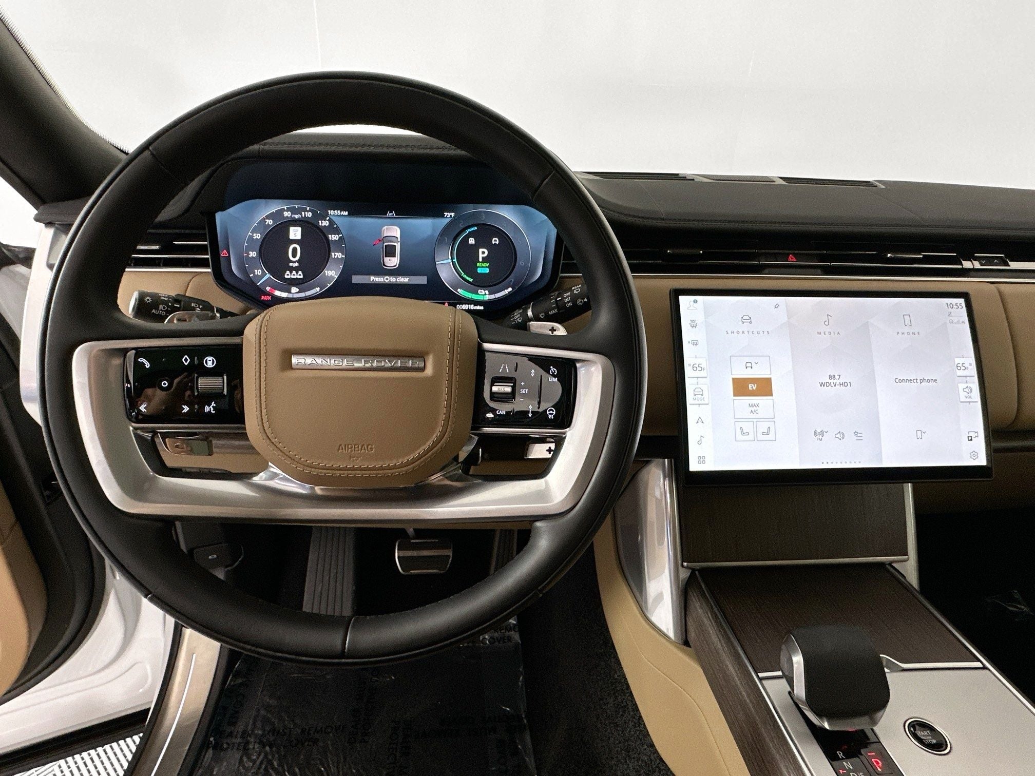 2025 Land Rover Range Rover Plug-In Hybrid SE