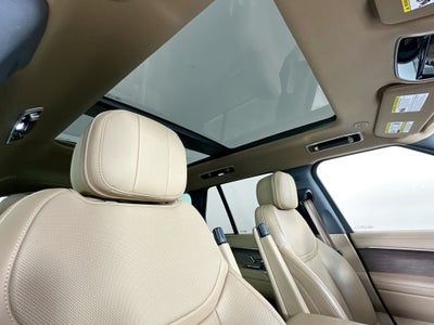 2025 Land Rover Range Rover Plug-In Hybrid SE