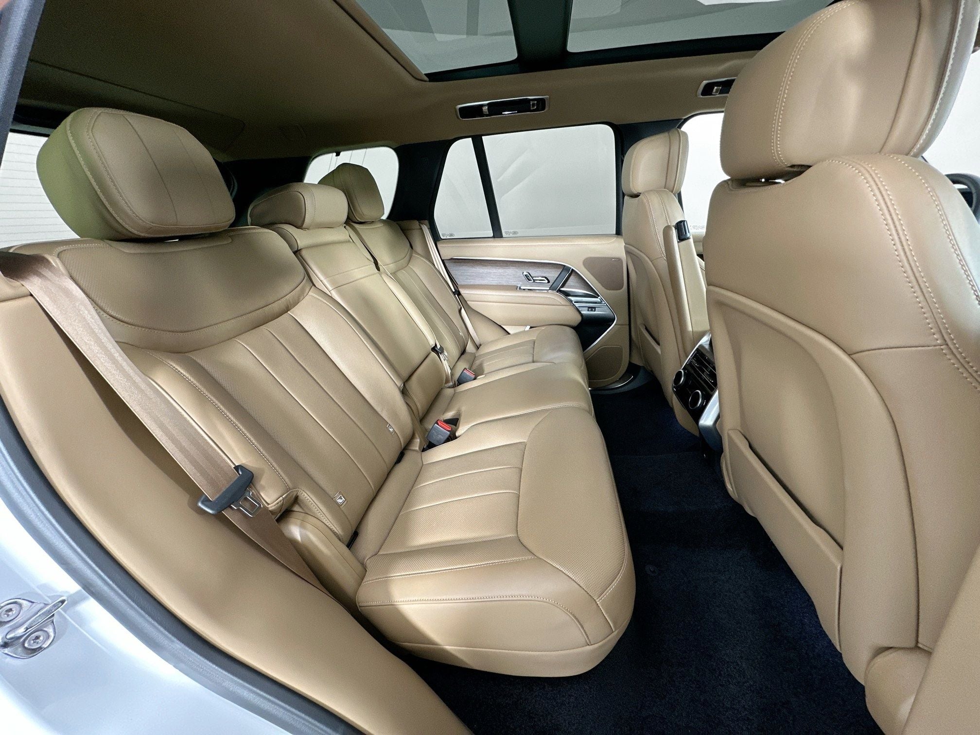 2025 Land Rover Range Rover Plug-In Hybrid SE