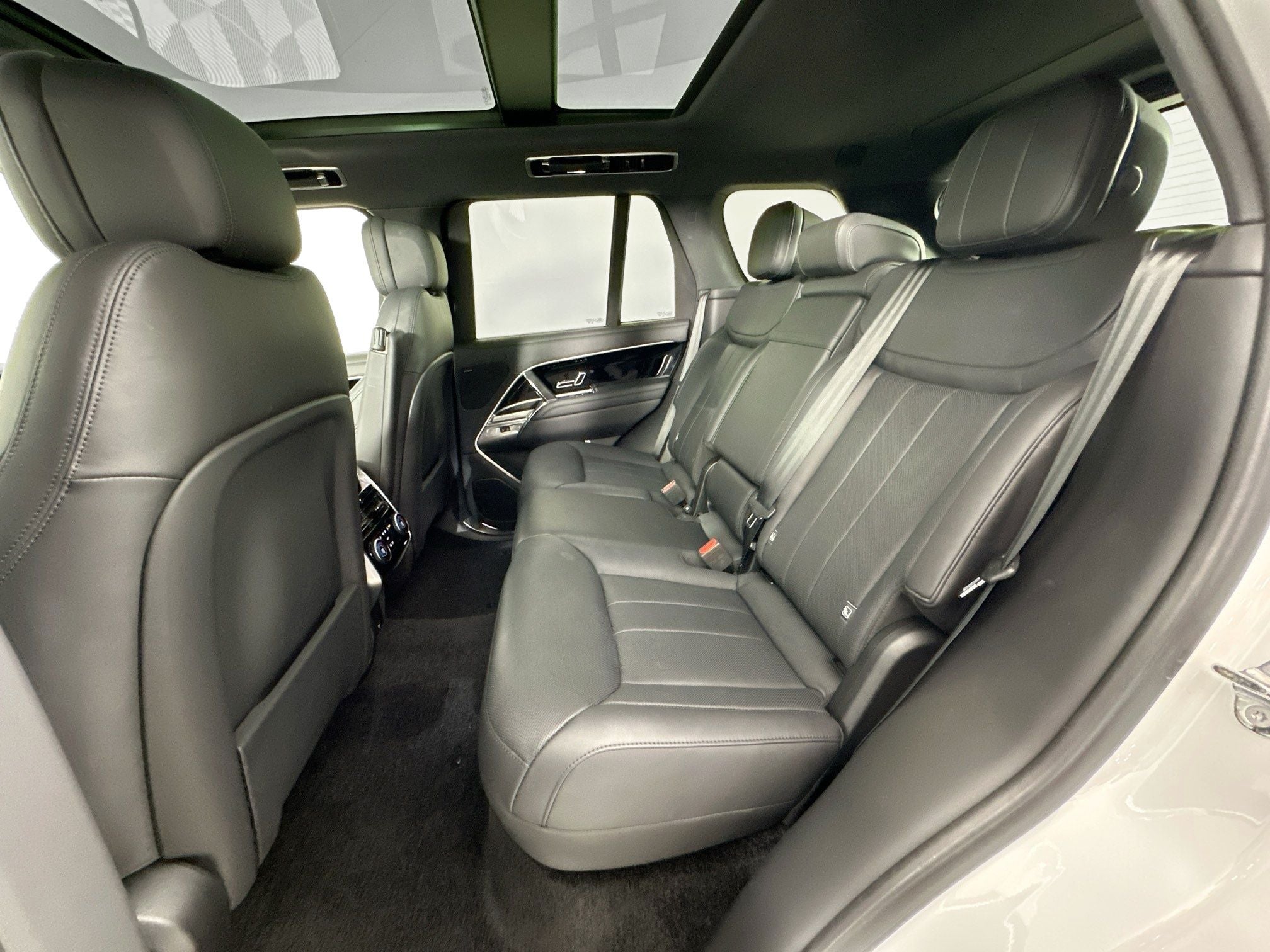 2024 Land Rover Range Rover SE