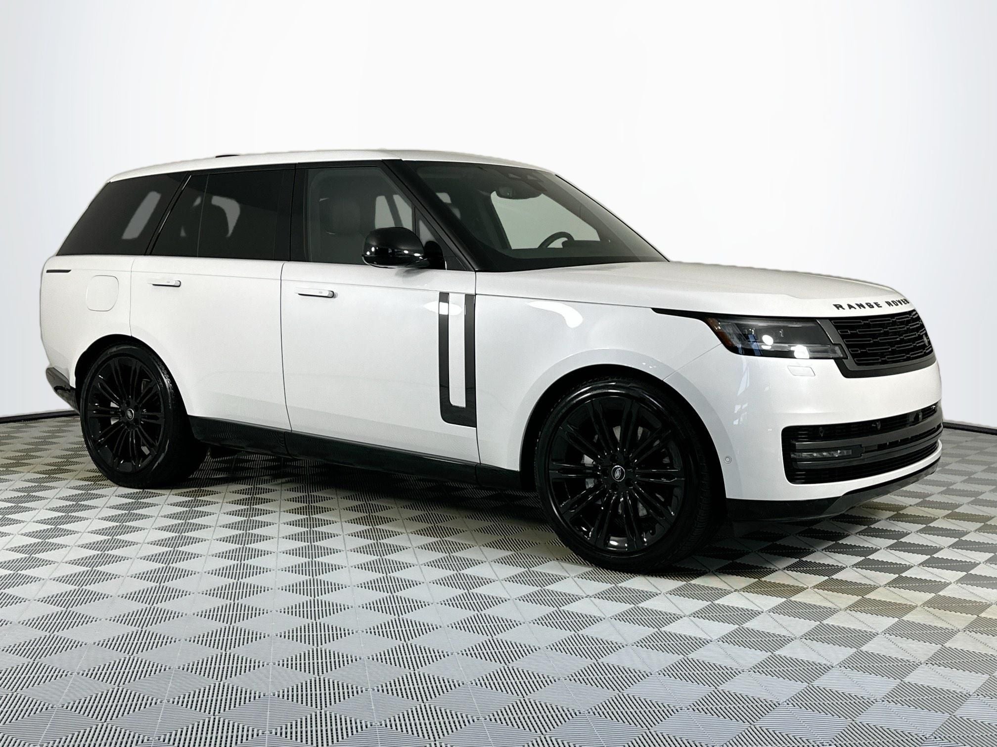 2024 Land Rover Range Rover SE
