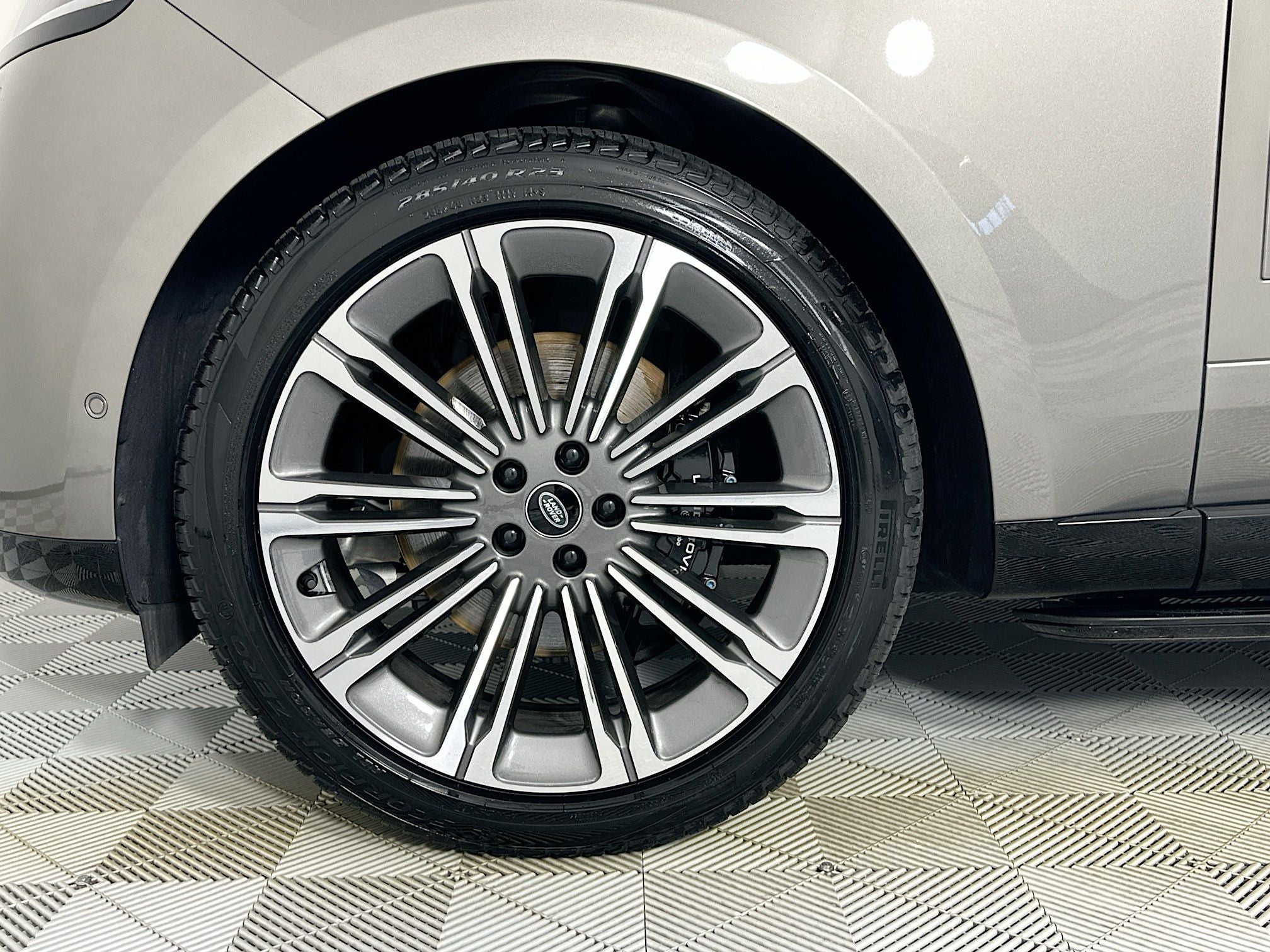 2023 Land Rover Range Rover SE