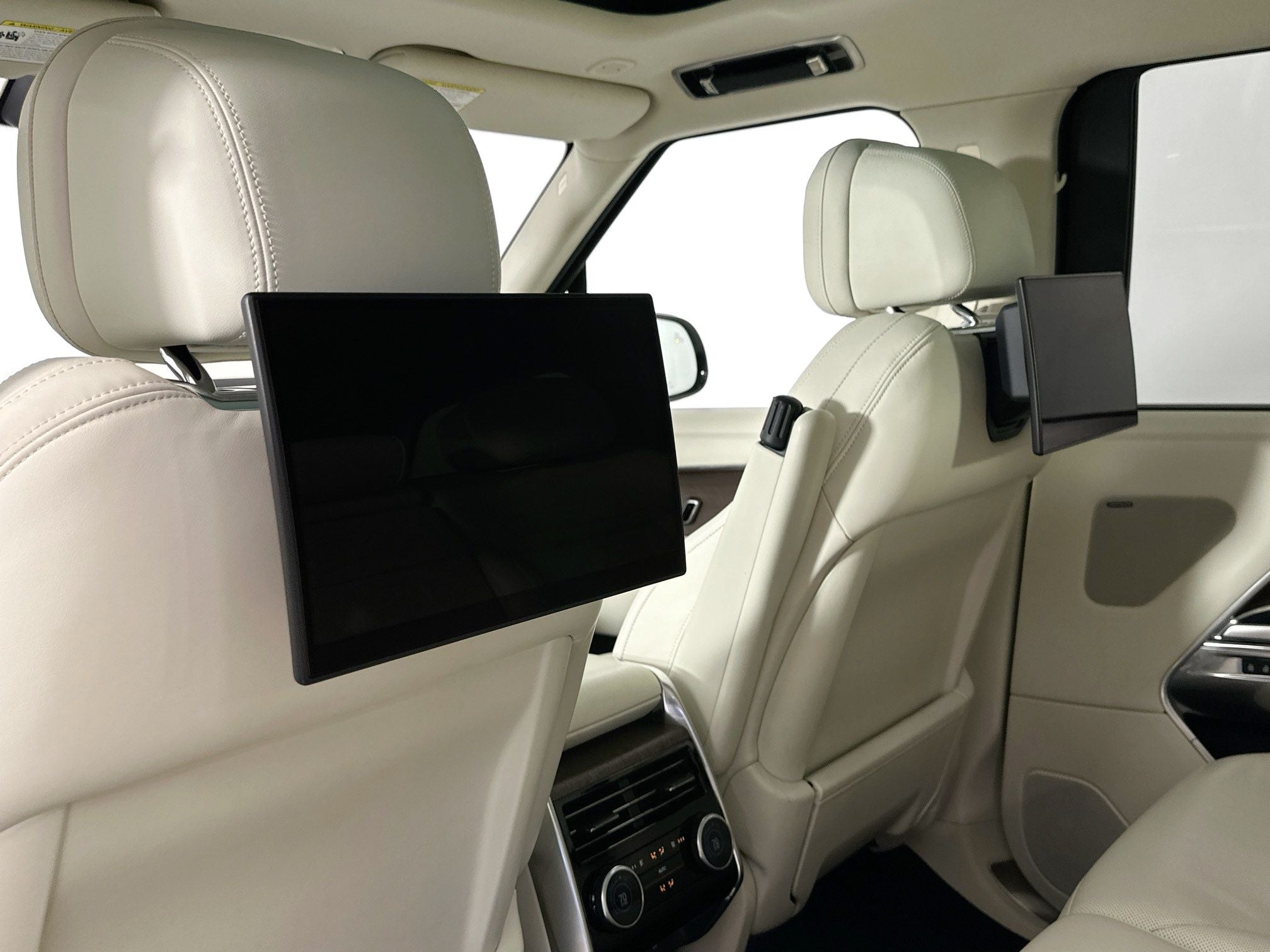 2023 Land Rover Range Rover SE LWB