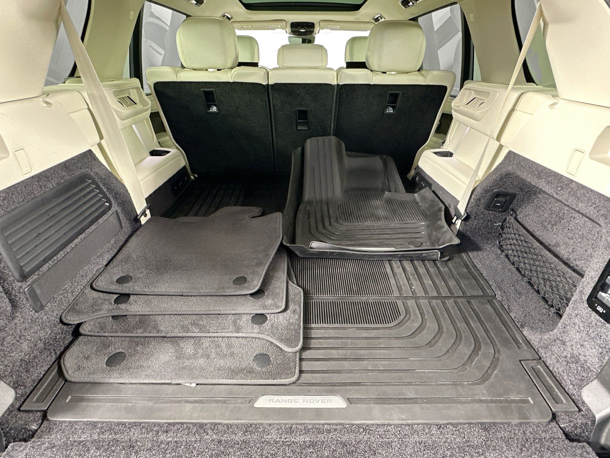 2023 Land Rover Range Rover SE LWB