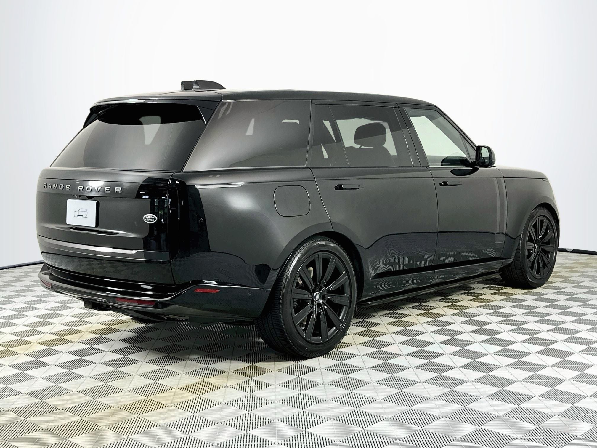 2023 Land Rover Range Rover SE LWB