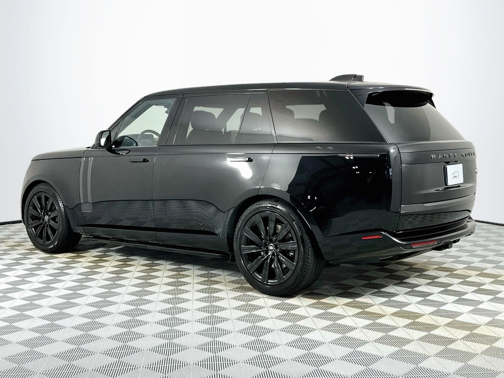 2023 Land Rover Range Rover SE LWB