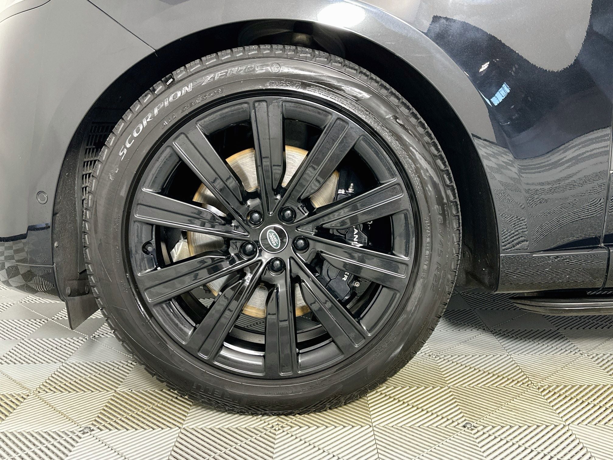 2023 Land Rover Range Rover SE LWB