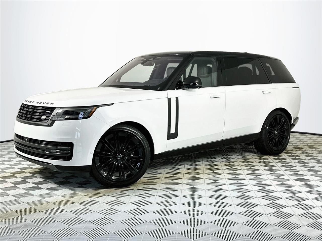 2023 Land Rover Range Rover SE LWB