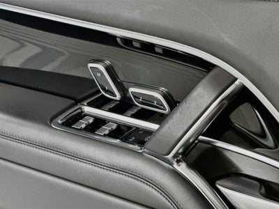 2023 Land Rover Range Rover SE LWB