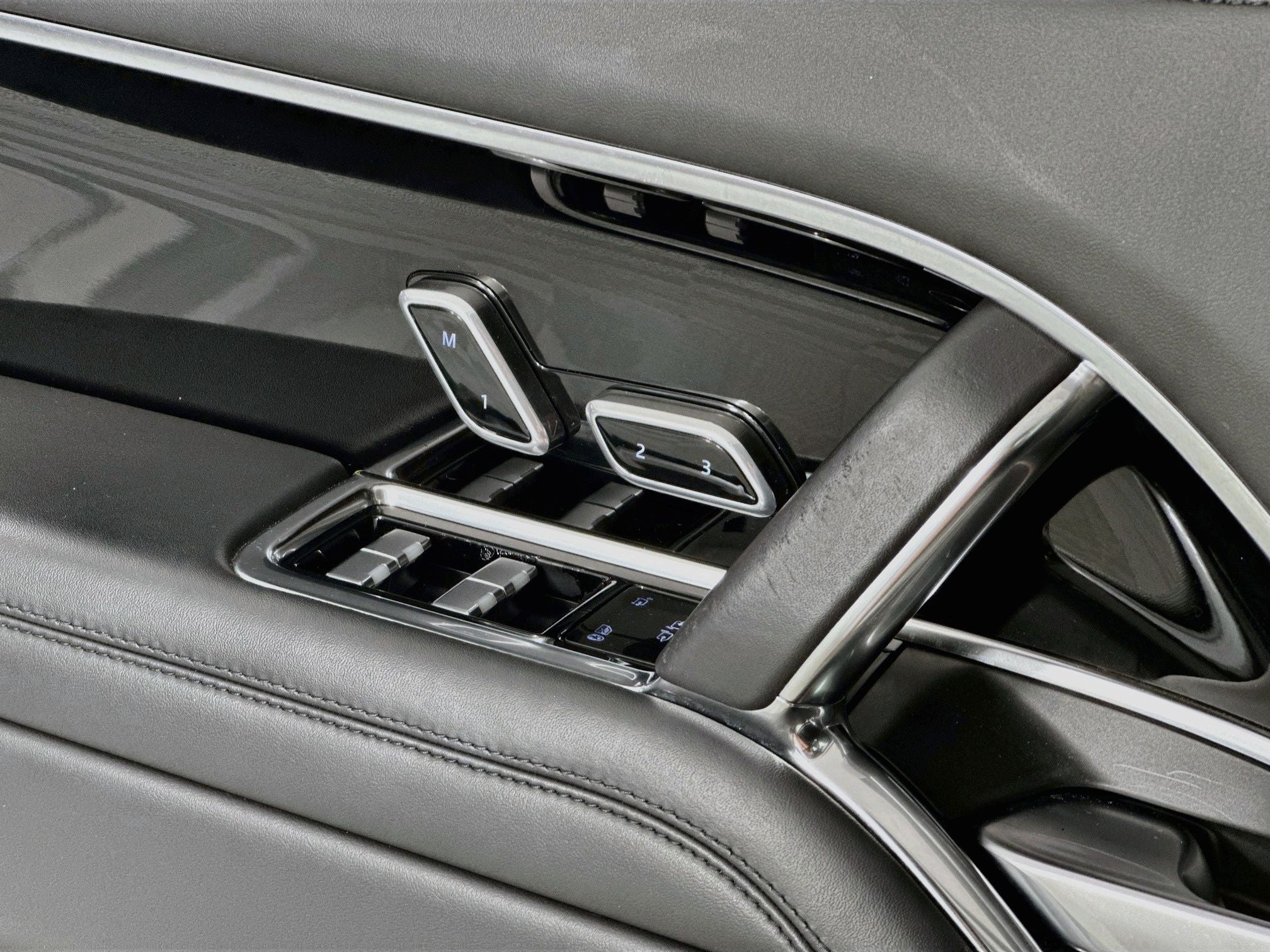 2023 Land Rover Range Rover SE LWB