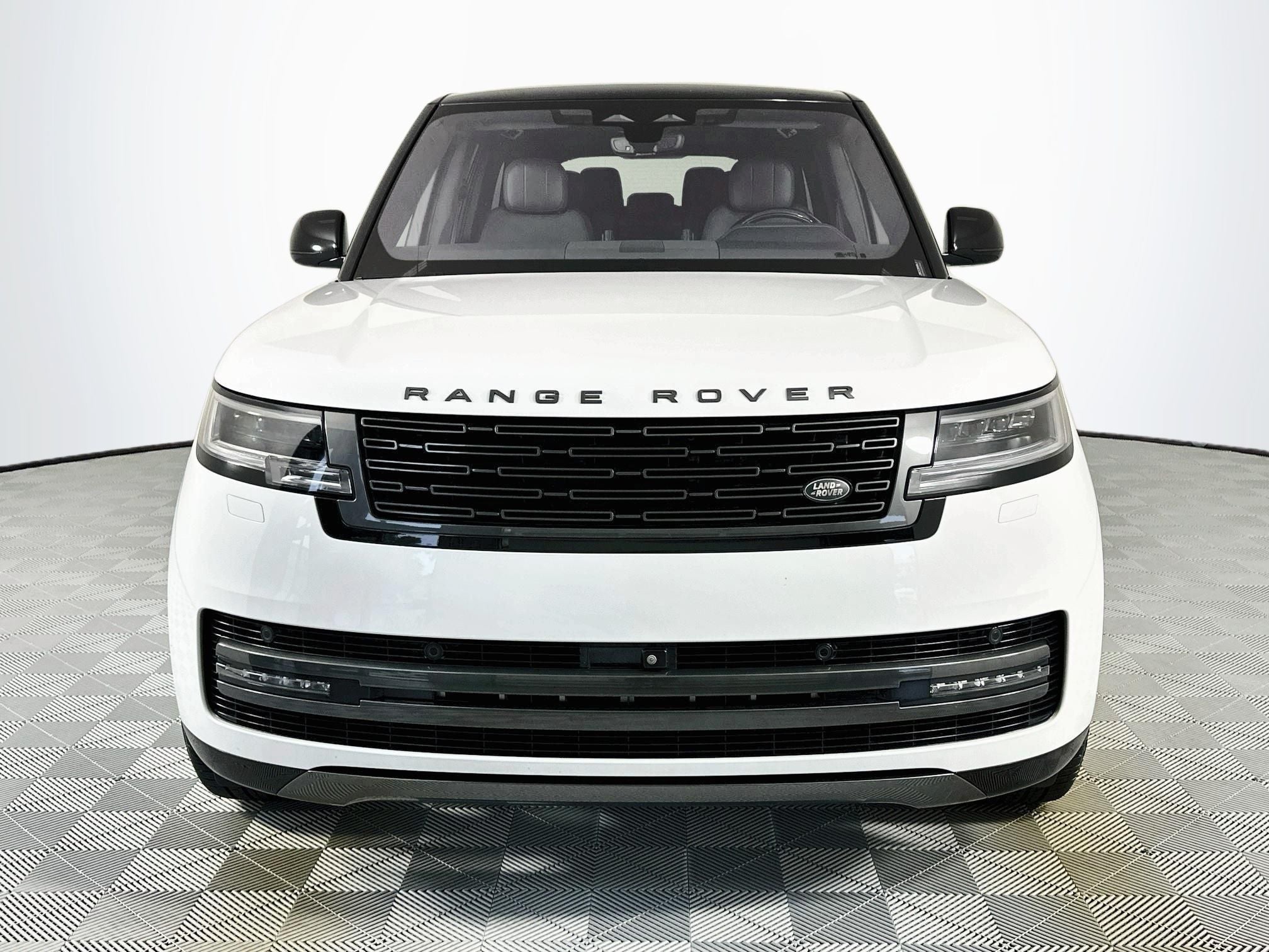 2023 Land Rover Range Rover SE LWB