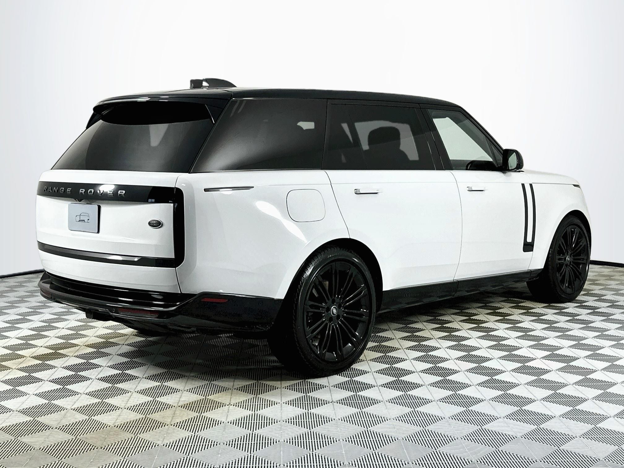 2023 Land Rover Range Rover SE LWB
