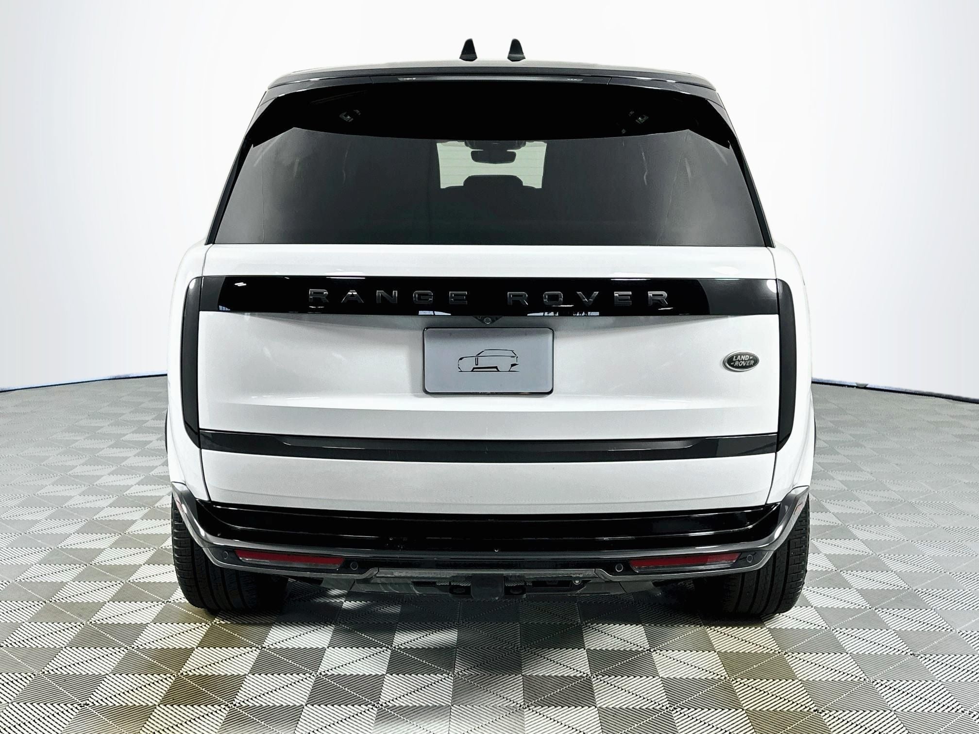 2023 Land Rover Range Rover SE LWB
