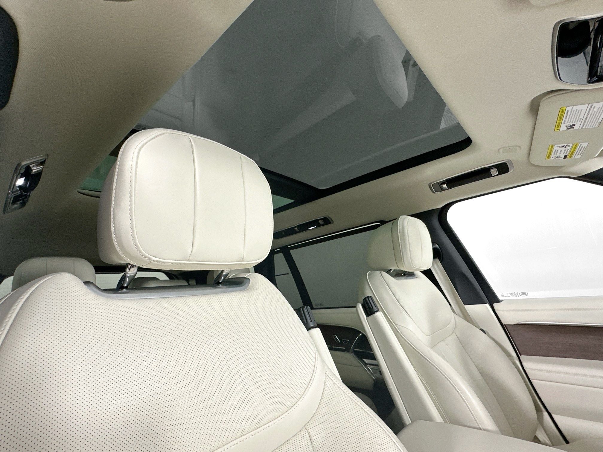 2025 Land Rover Range Rover SE LWB
