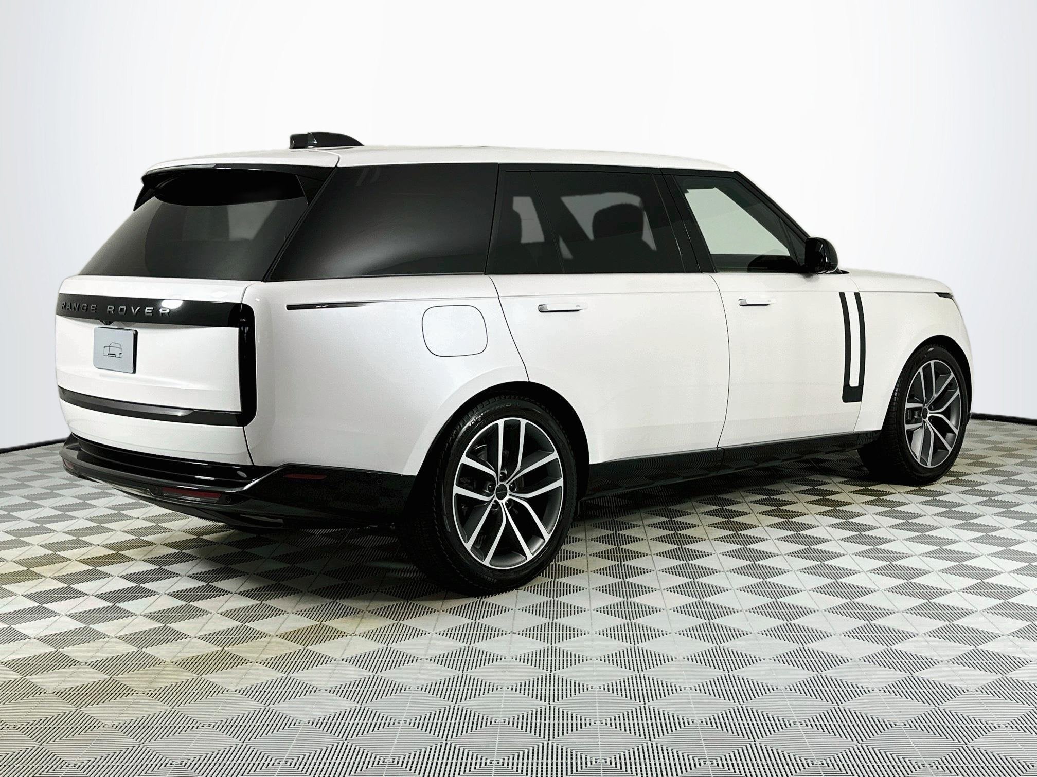 2026 Land Rover Range Rover SE LWB