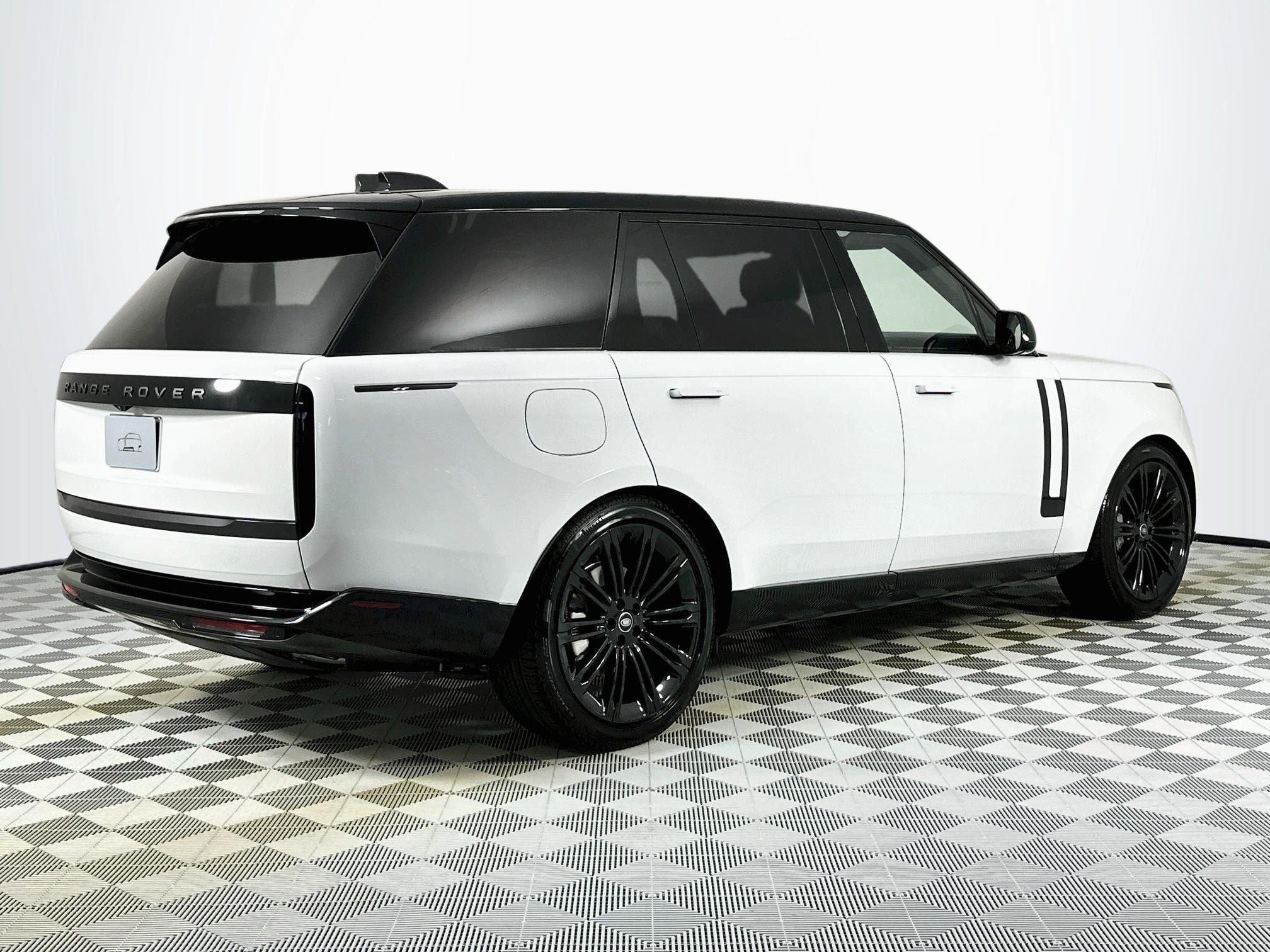 2025 Land Rover Range Rover SE LWB