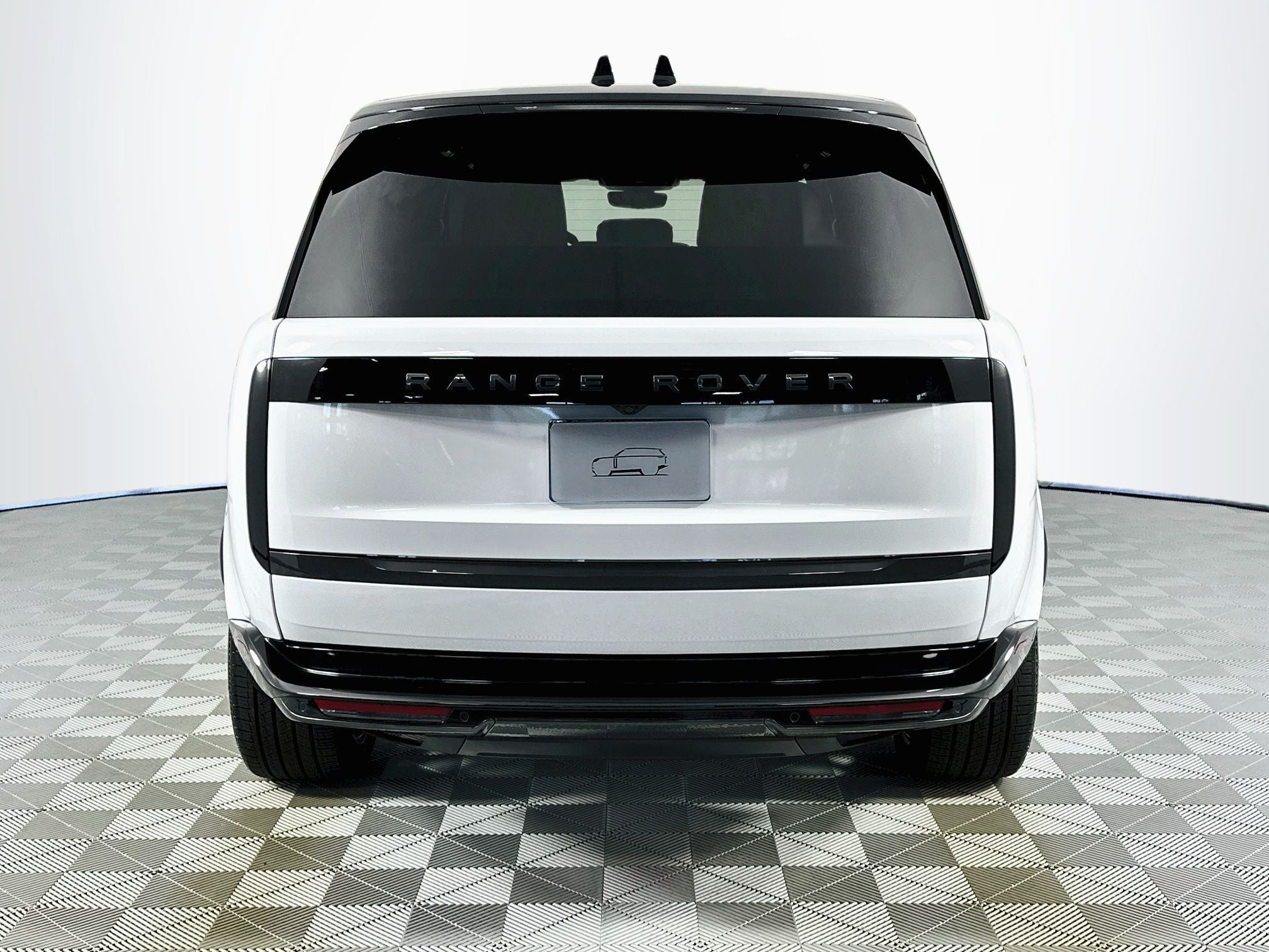 2025 Land Rover Range Rover SE LWB