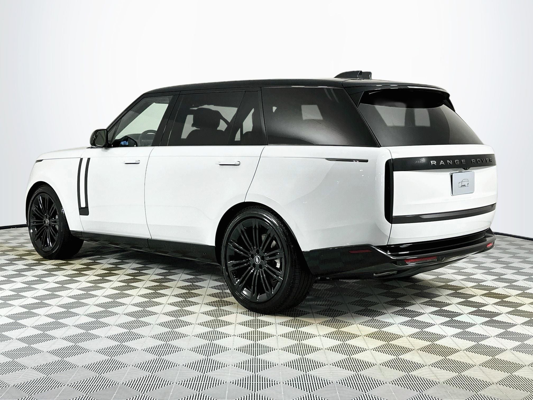 2025 Land Rover Range Rover SE LWB