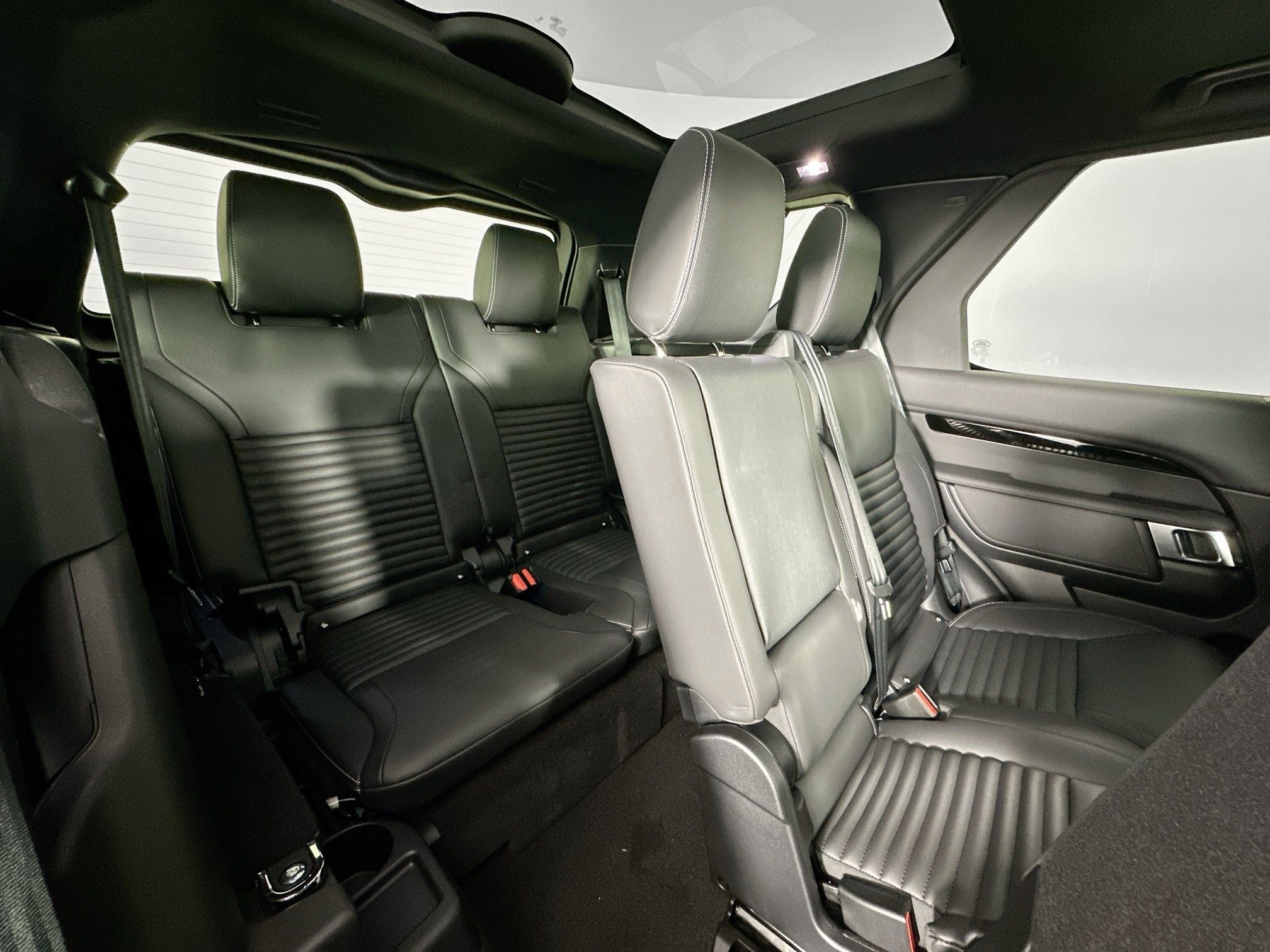 2025 Land Rover Discovery S