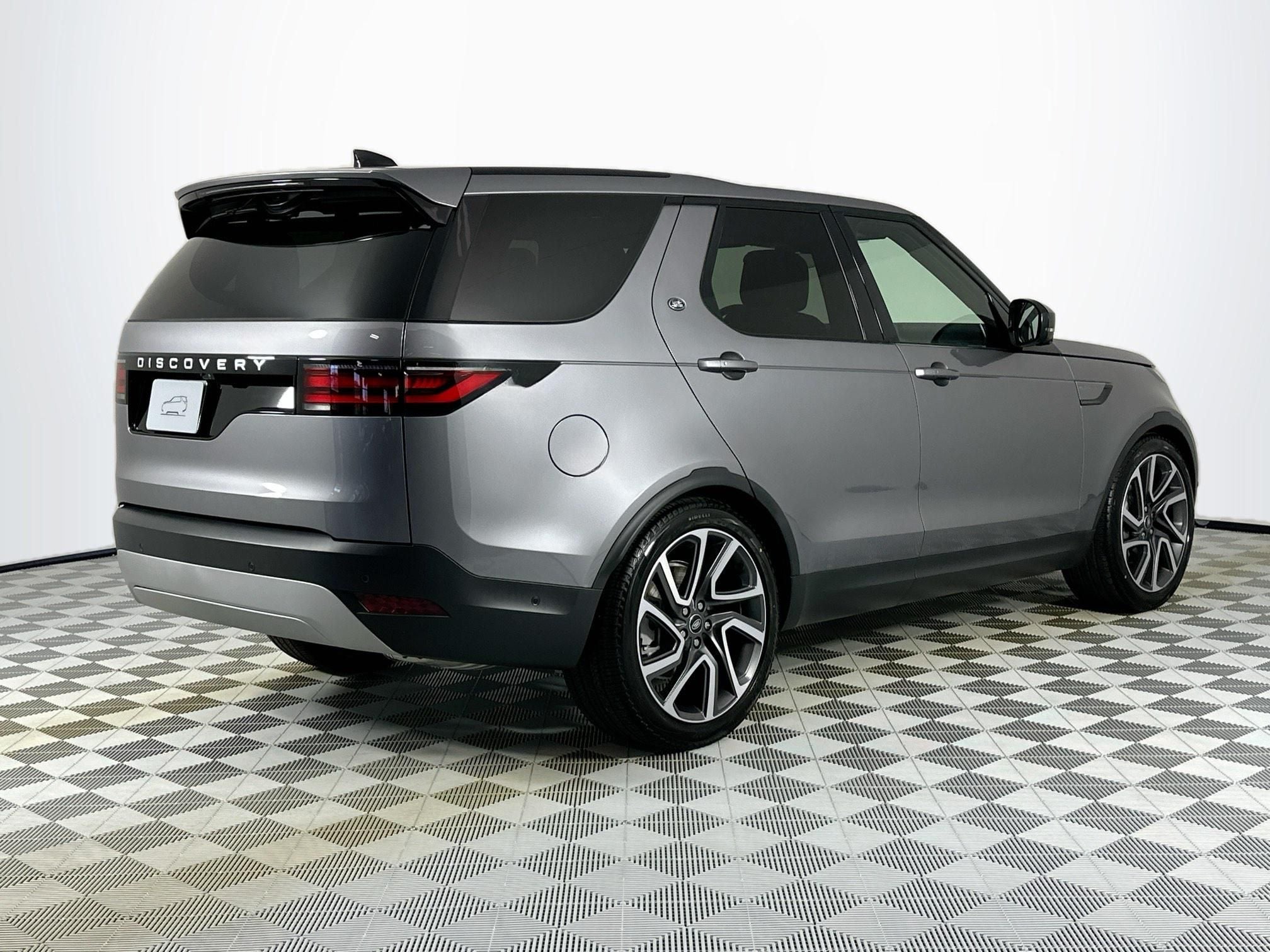 2025 Land Rover Discovery S