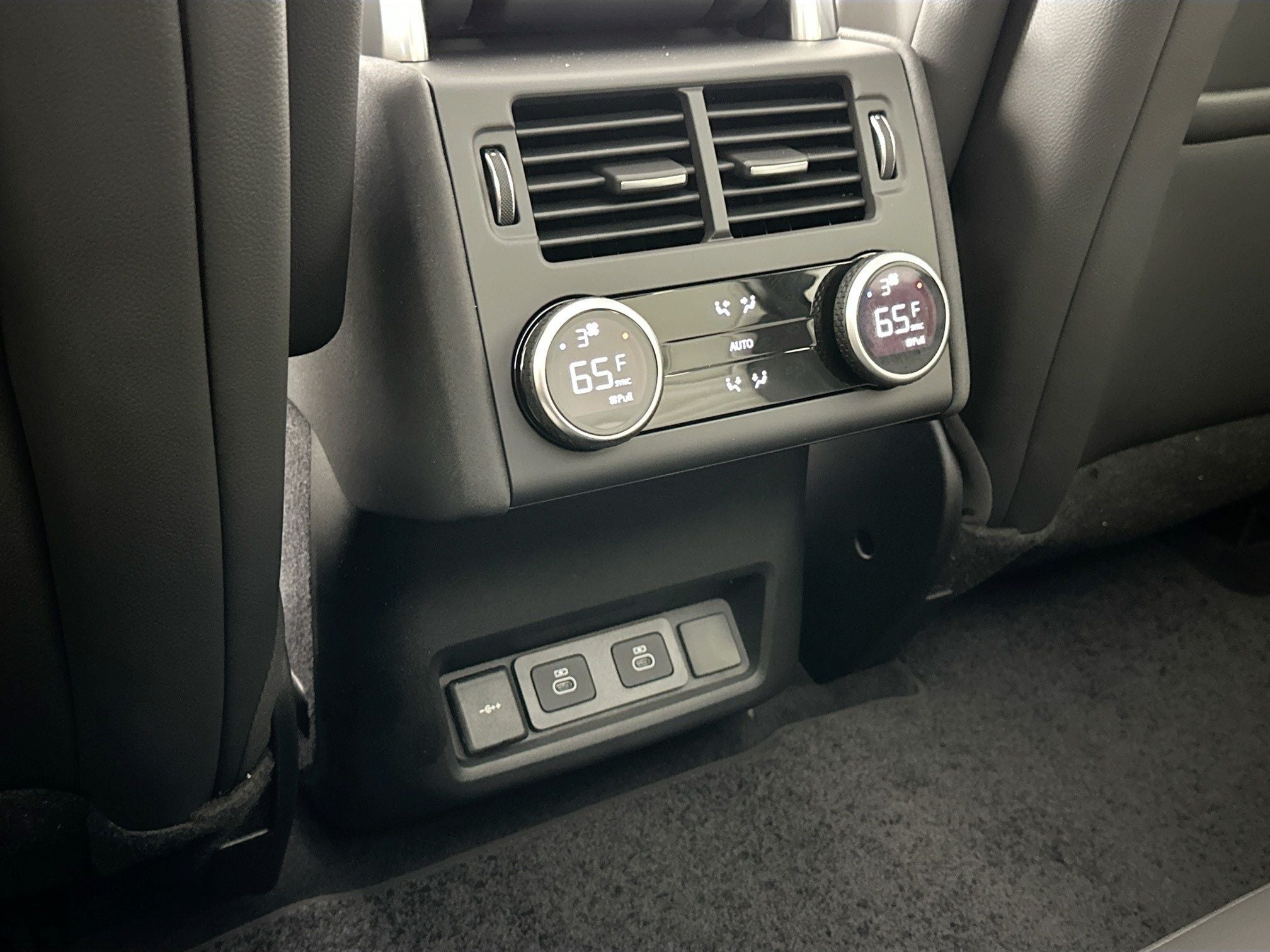 2025 Land Rover Discovery S