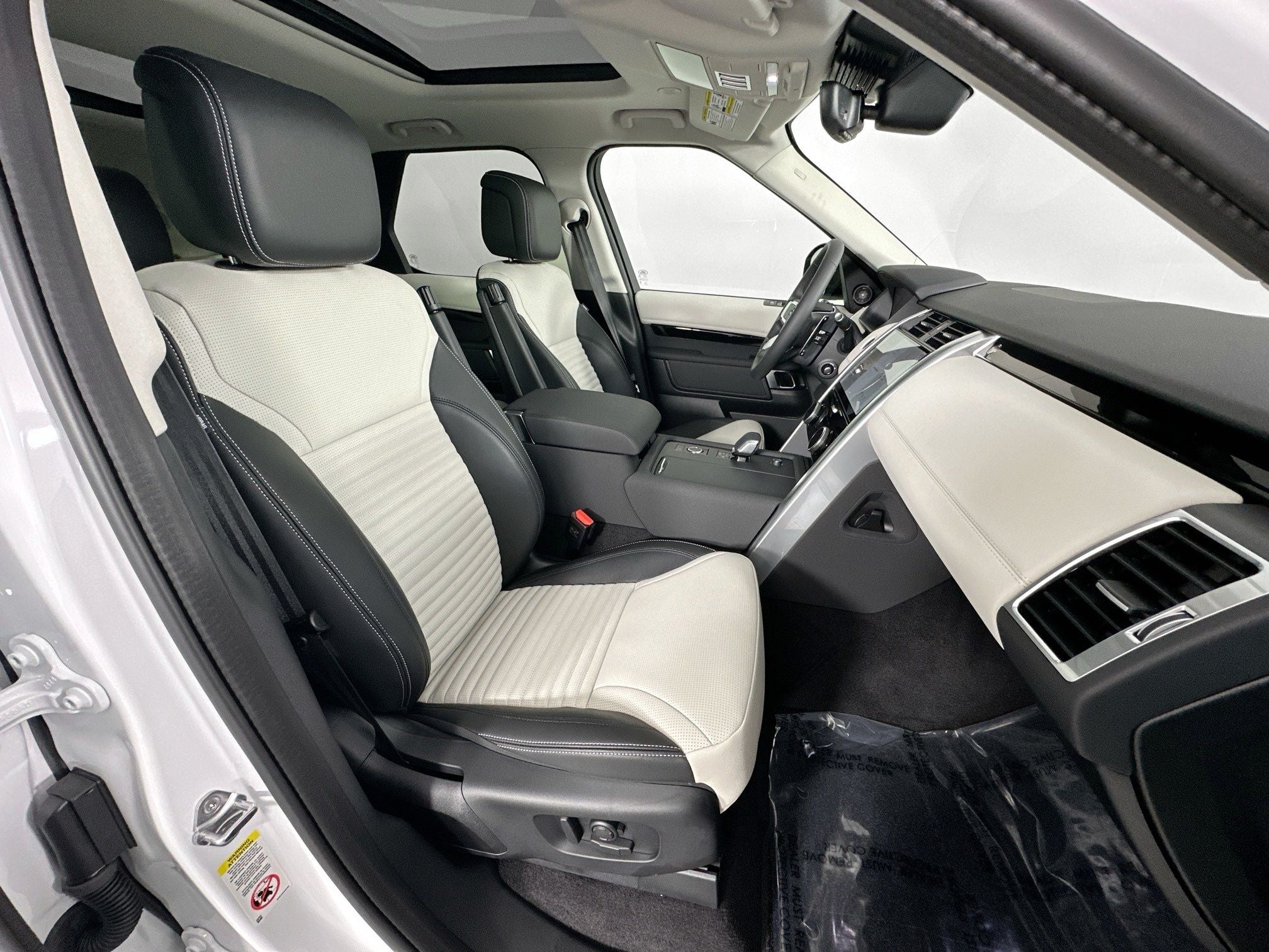2025 Land Rover Discovery S
