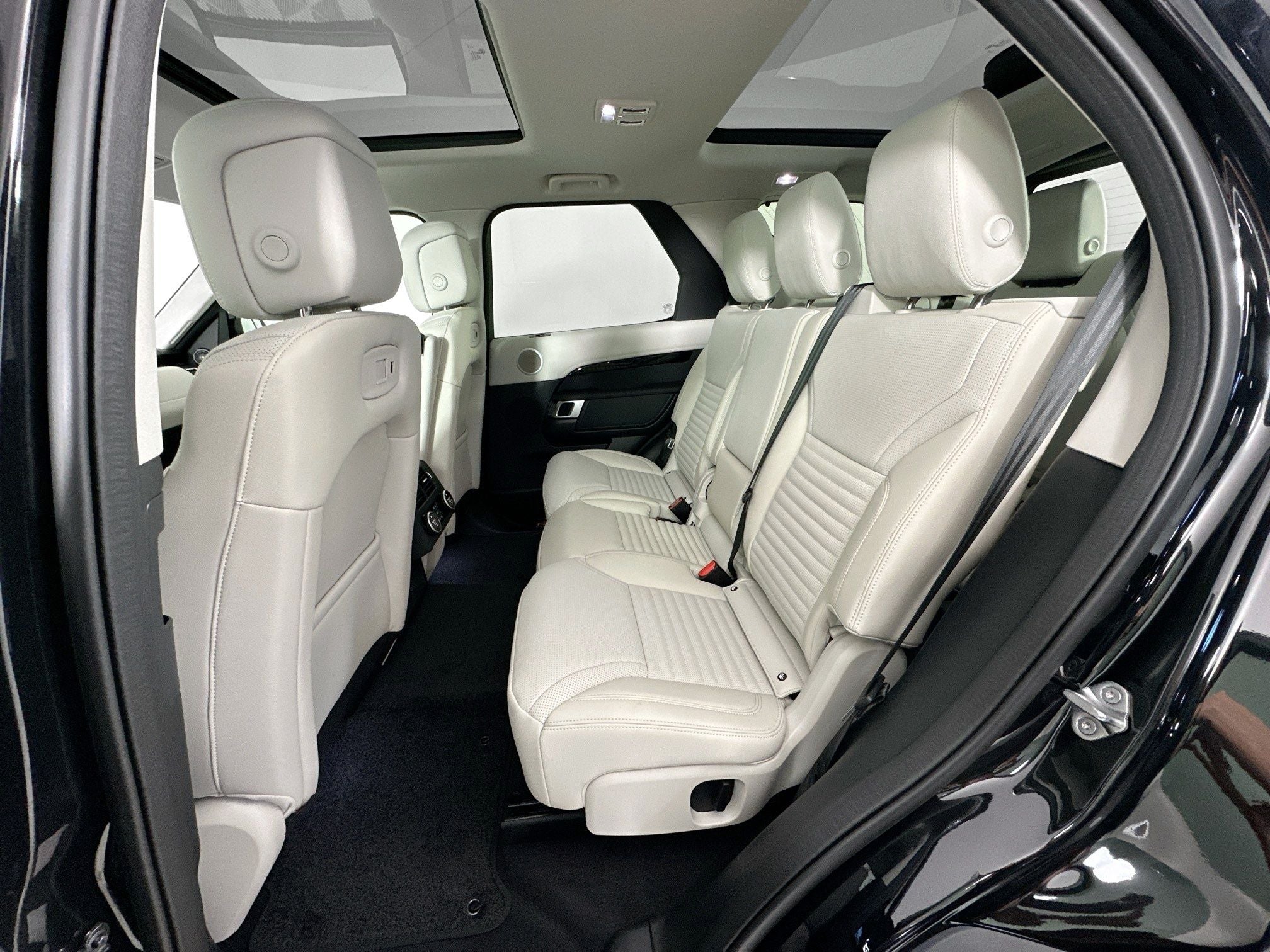 2025 Land Rover Discovery S