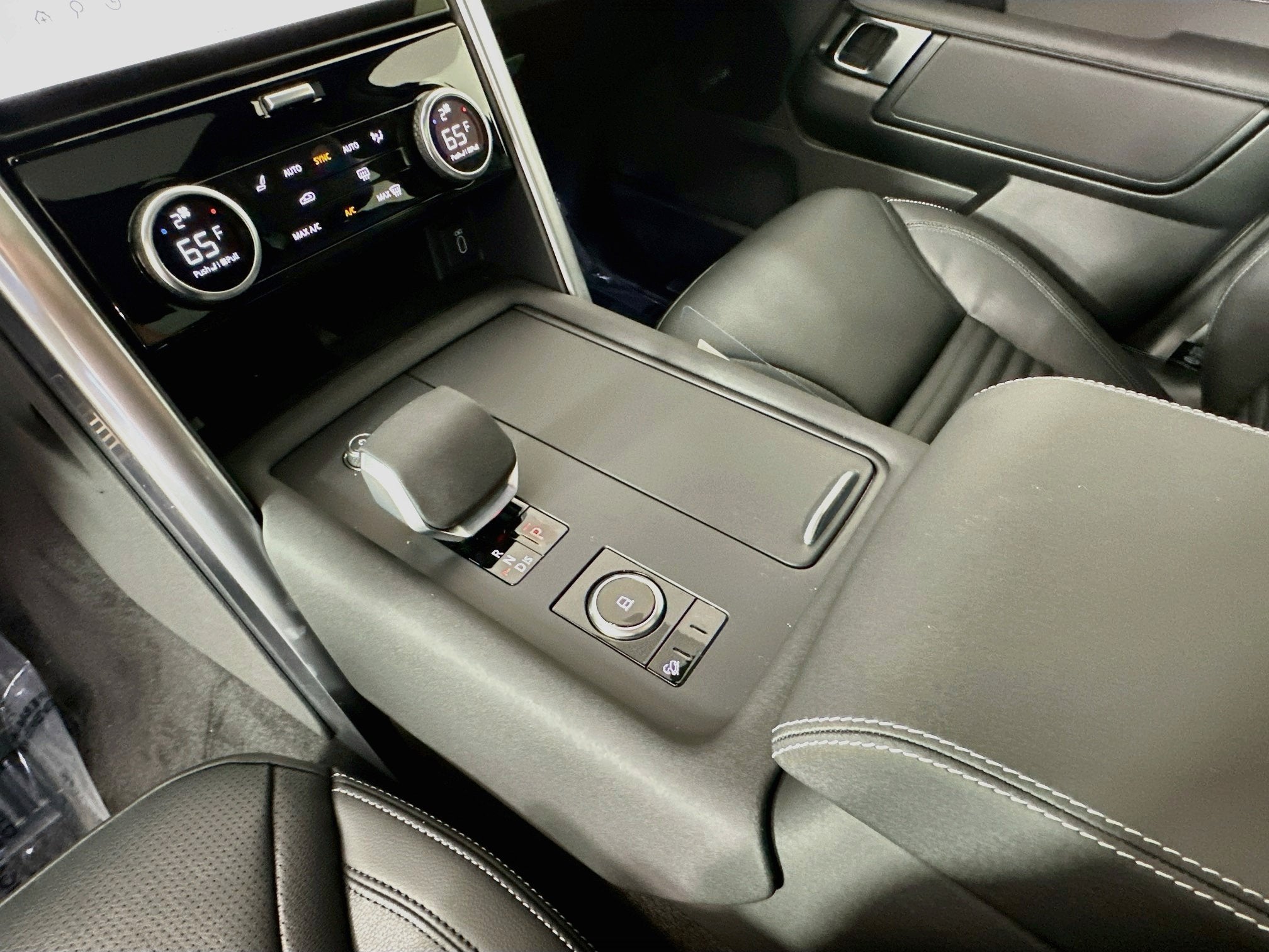 2026 Land Rover Discovery Dynamic SE