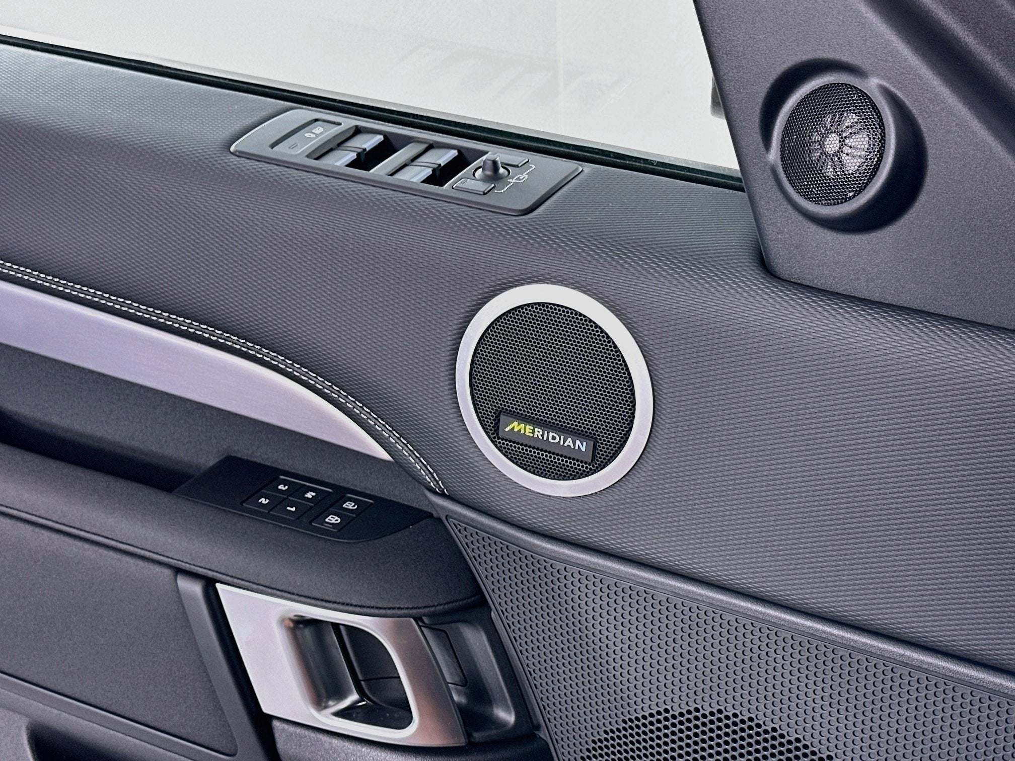 2026 Land Rover Discovery Dynamic SE