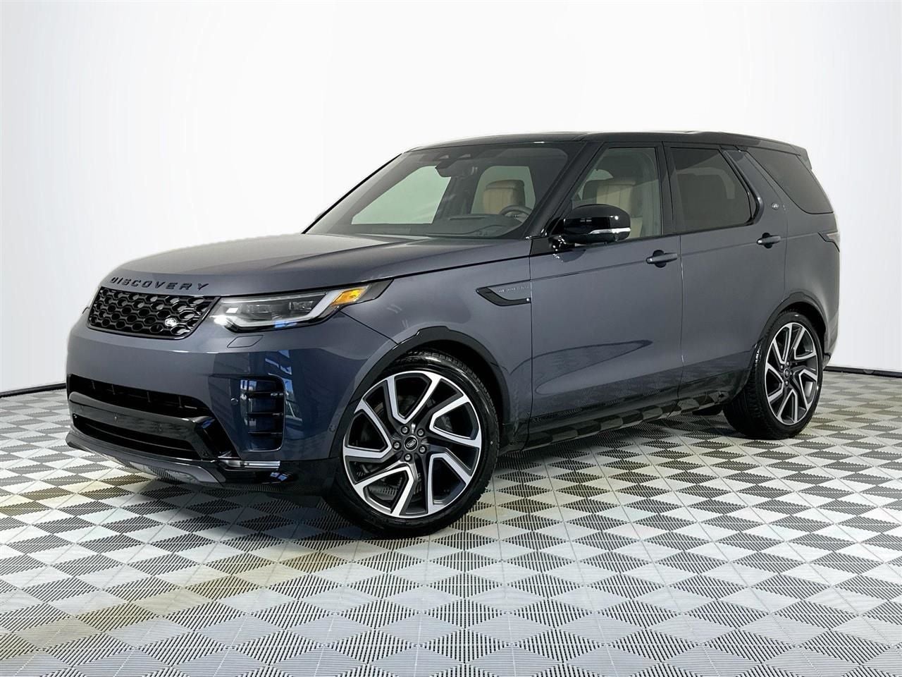 2025 Land Rover Discovery Dynamic SE