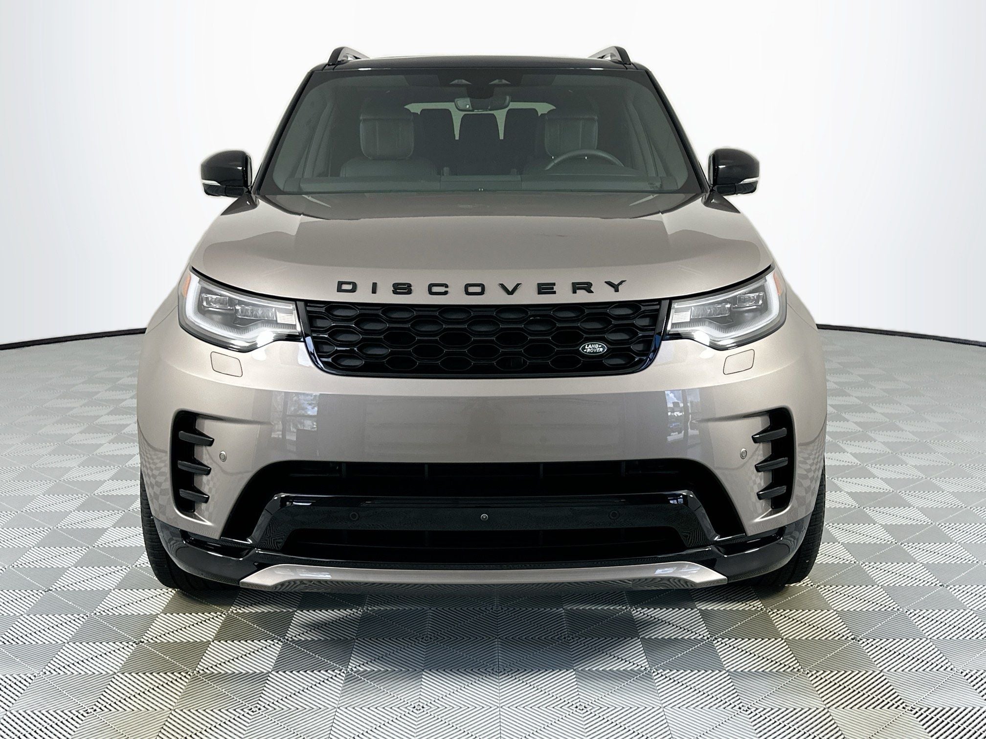 2024 Land Rover Discovery Dynamic SE