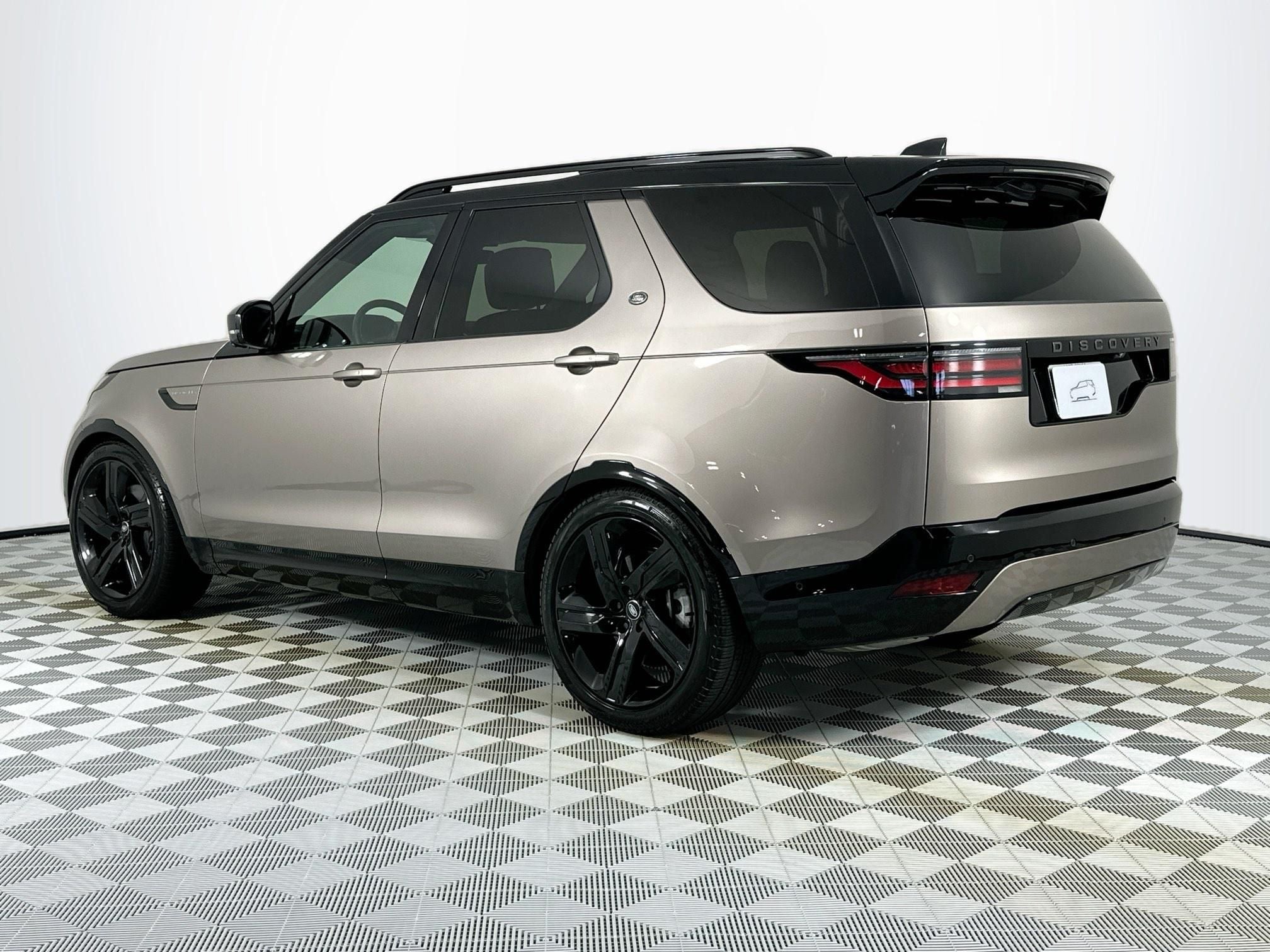 2024 Land Rover Discovery Dynamic SE