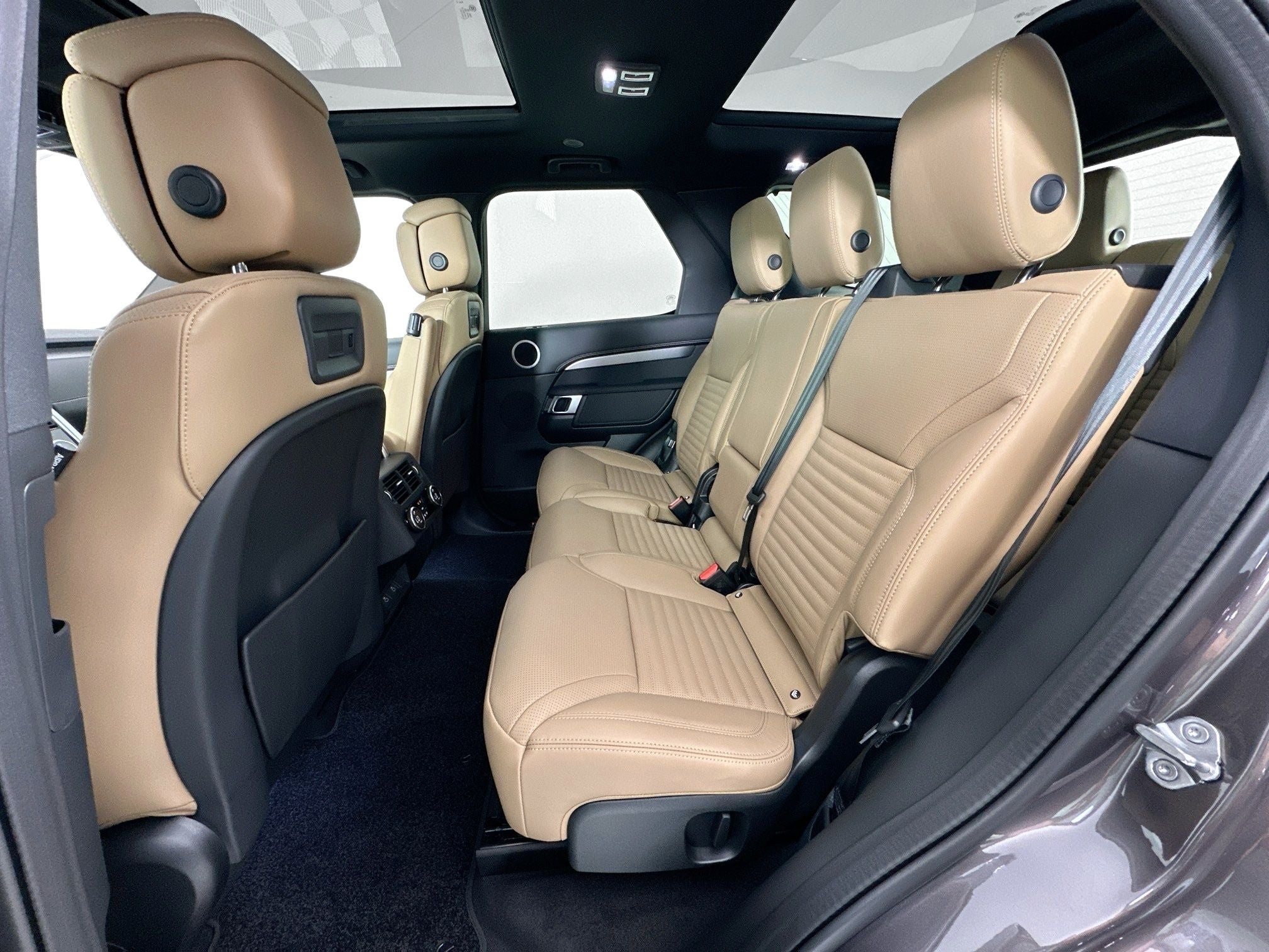 2025 Land Rover Discovery Dynamic SE