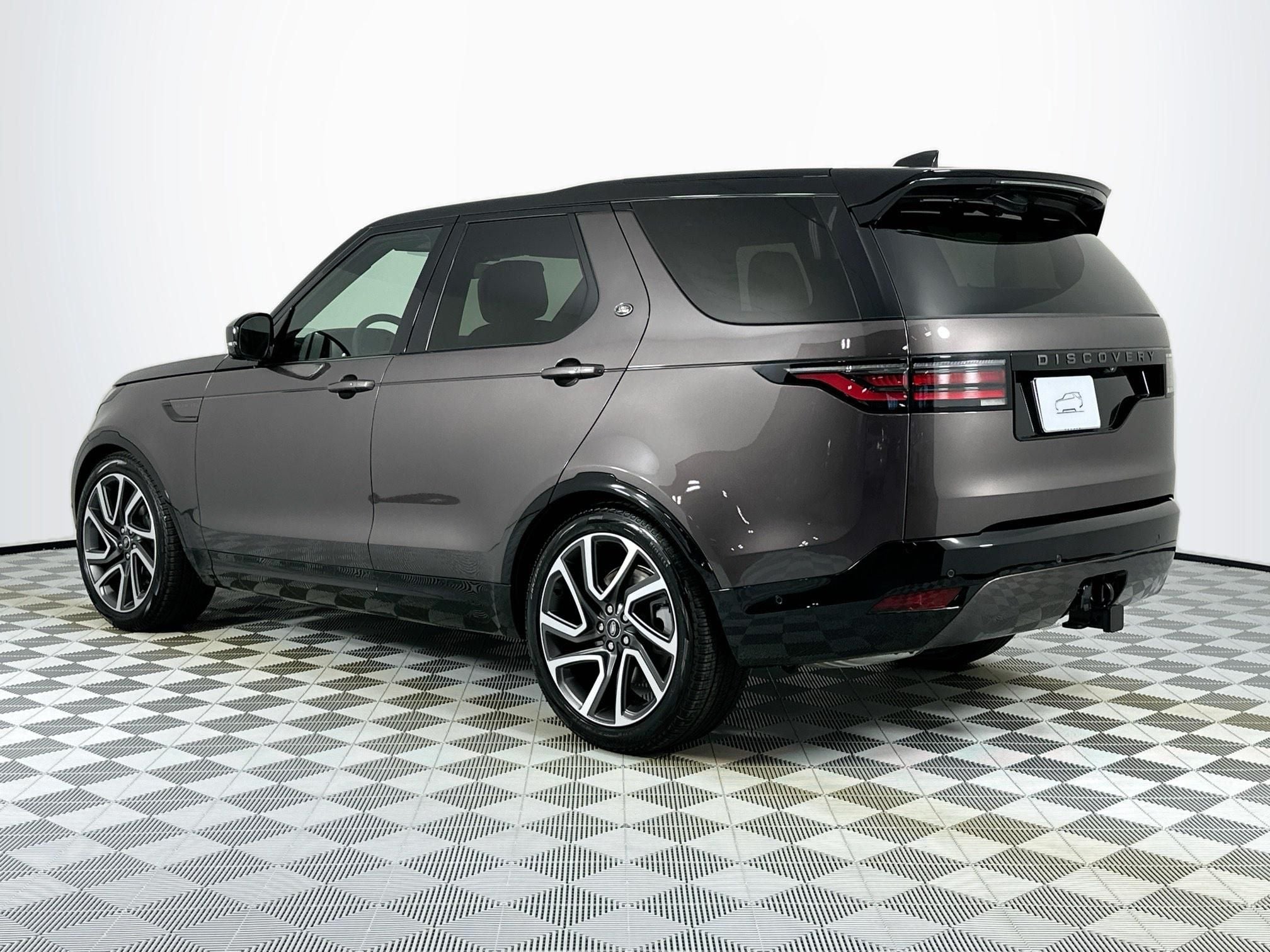 2025 Land Rover Discovery Dynamic SE
