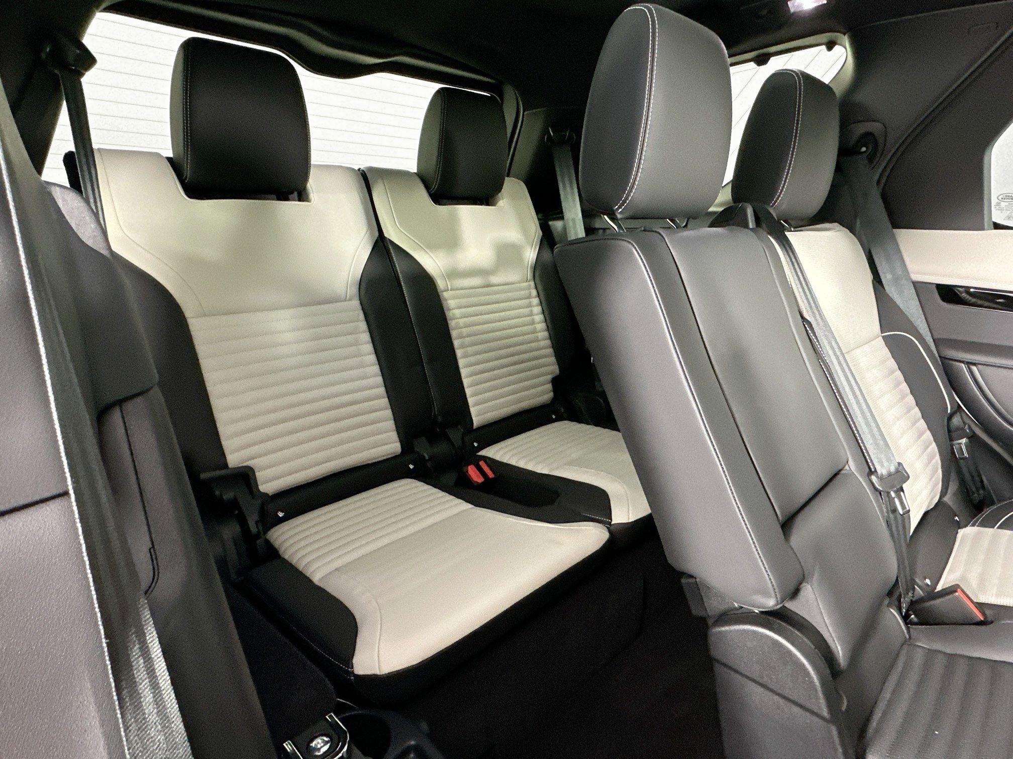 2023 Land Rover Discovery S R-Dynamic