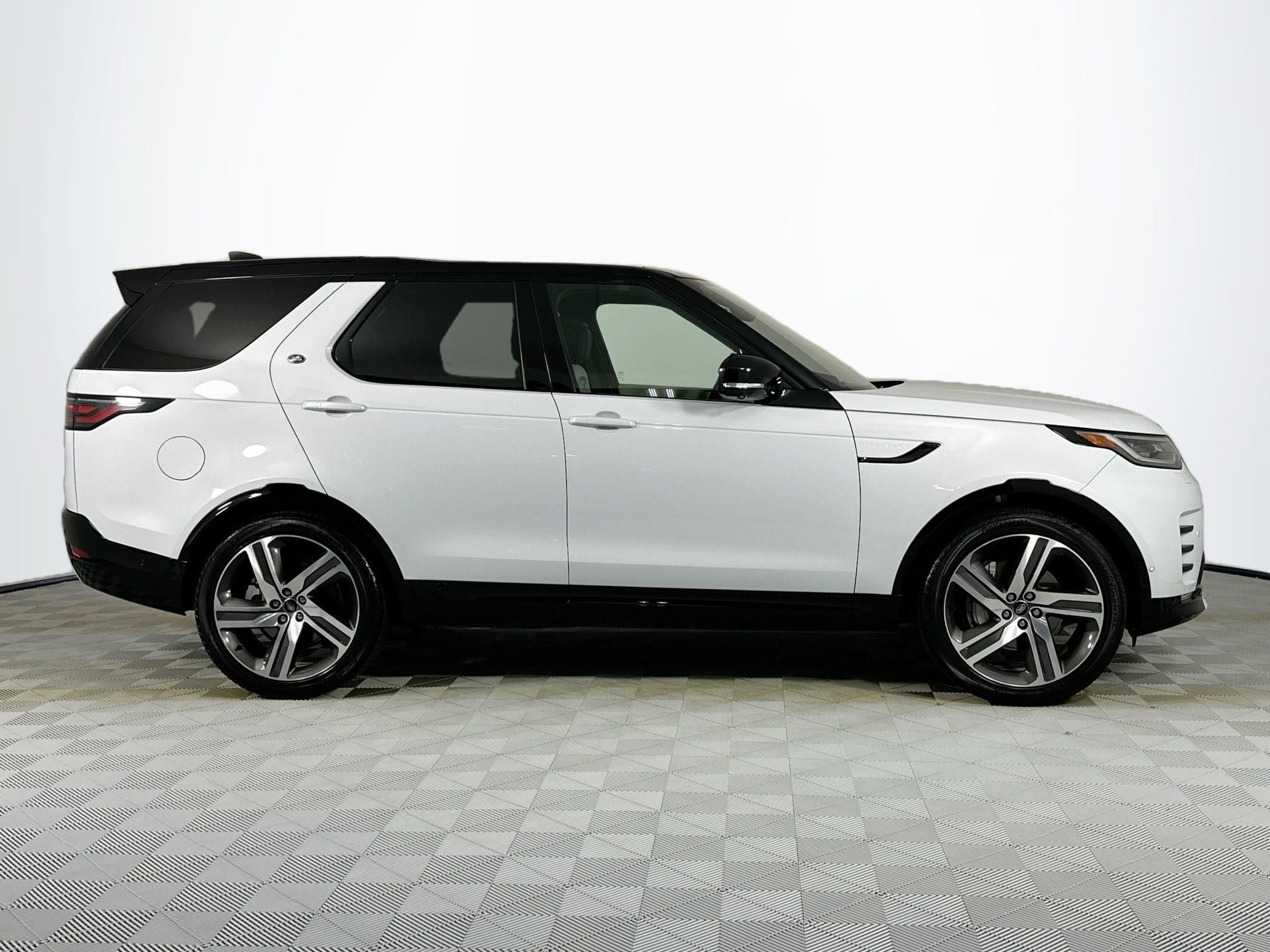2023 Land Rover Discovery S R-Dynamic