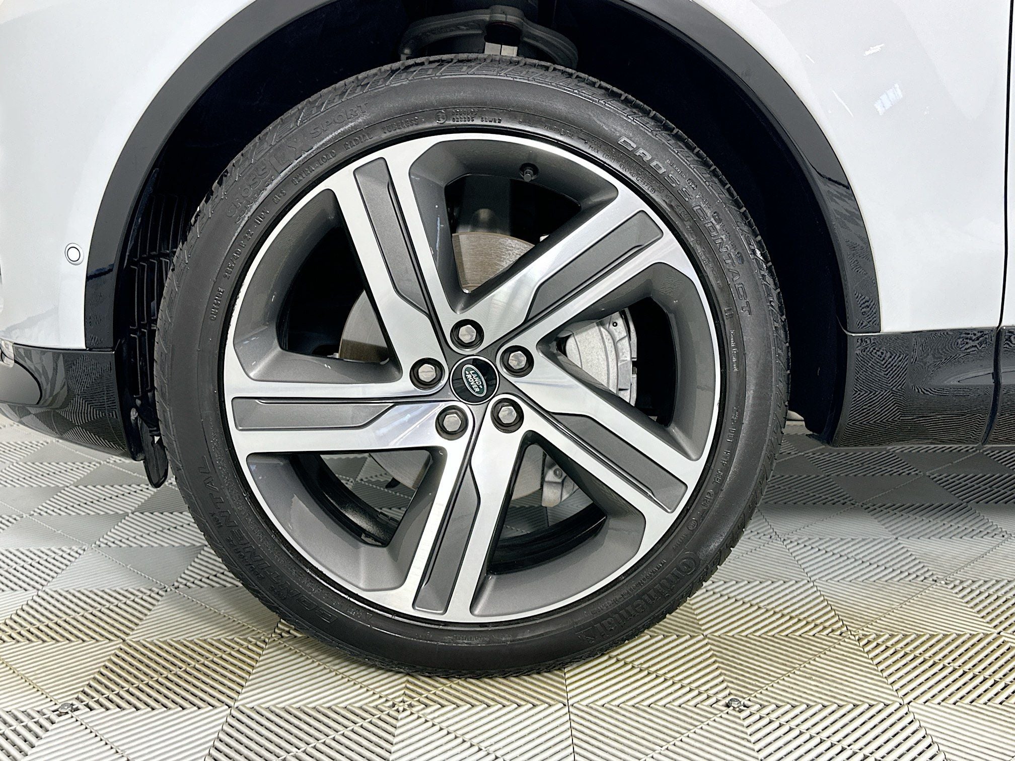2023 Land Rover Discovery S R-Dynamic