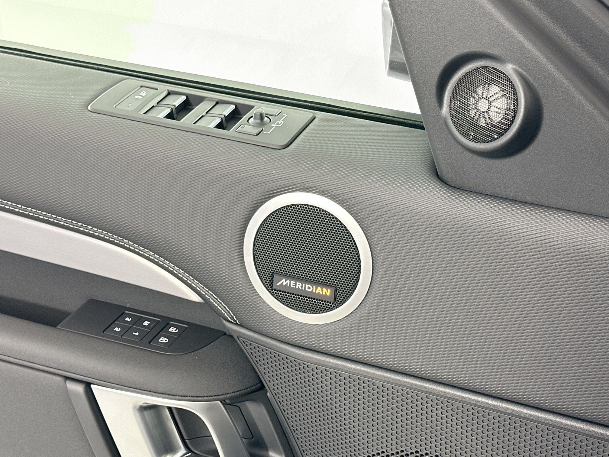 2026 Land Rover Discovery Gemini Edition