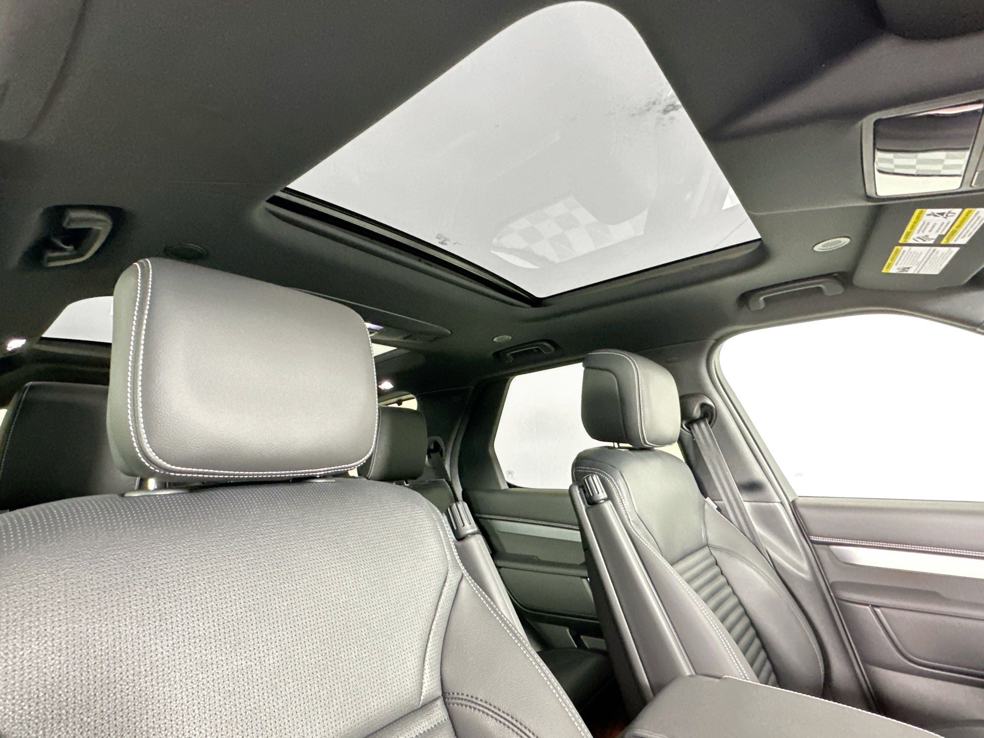 2026 Land Rover Discovery Gemini Edition