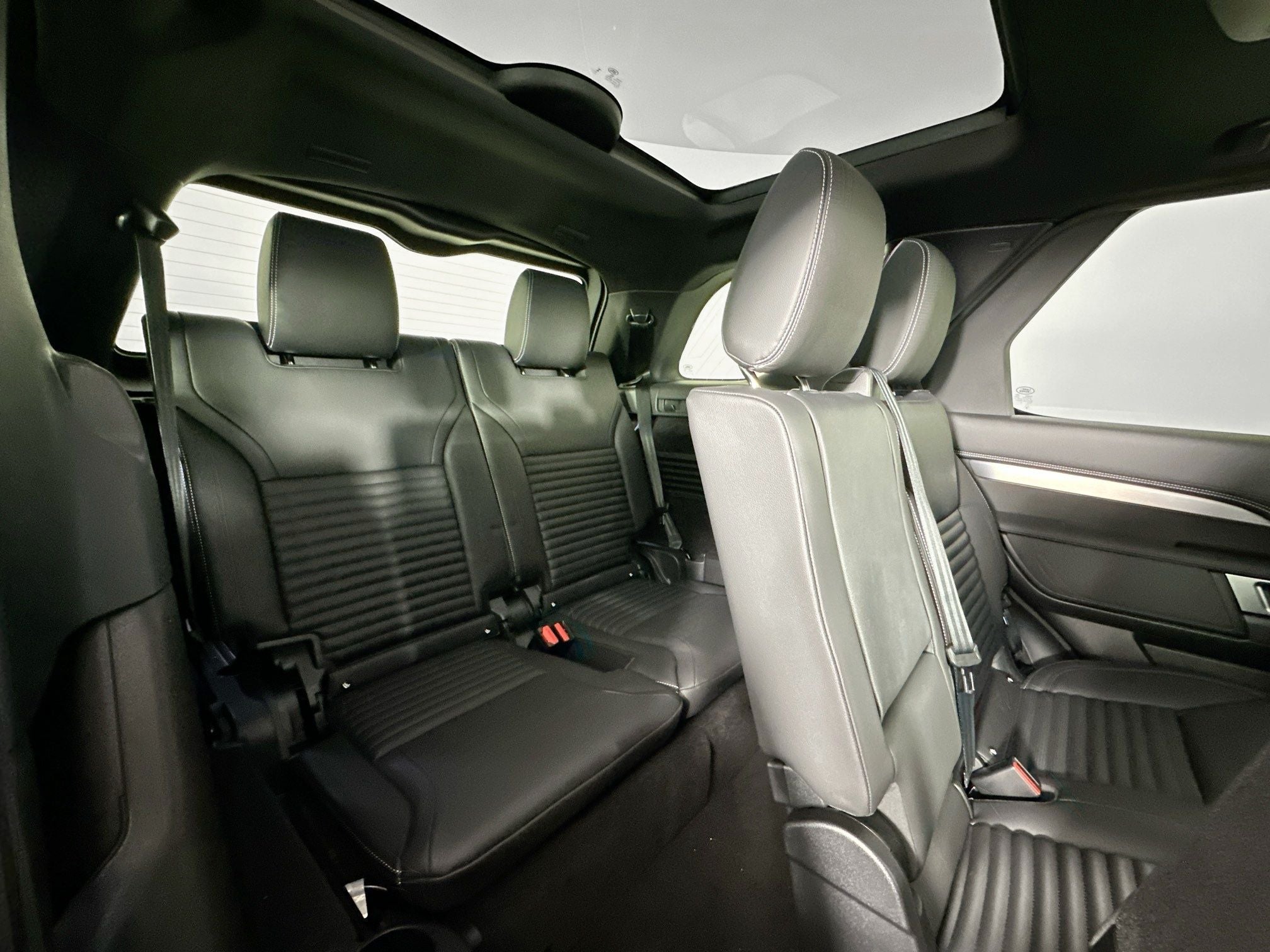 2026 Land Rover Discovery Gemini Edition