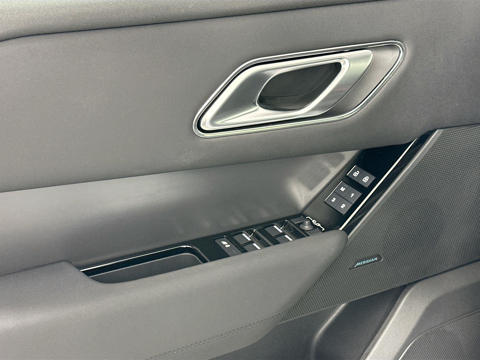 2024 Land Rover Range Rover Velar Dynamic SE