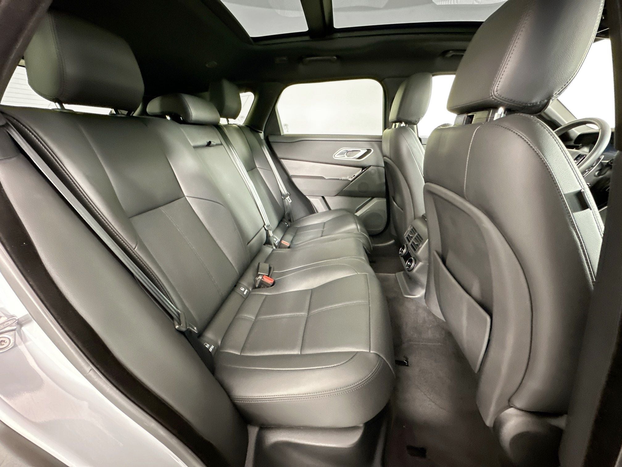 2024 Land Rover Range Rover Velar Dynamic SE