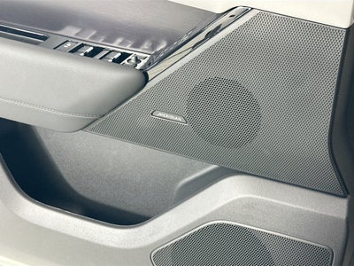 2026 Land Rover Range Rover Velar Dynamic SE