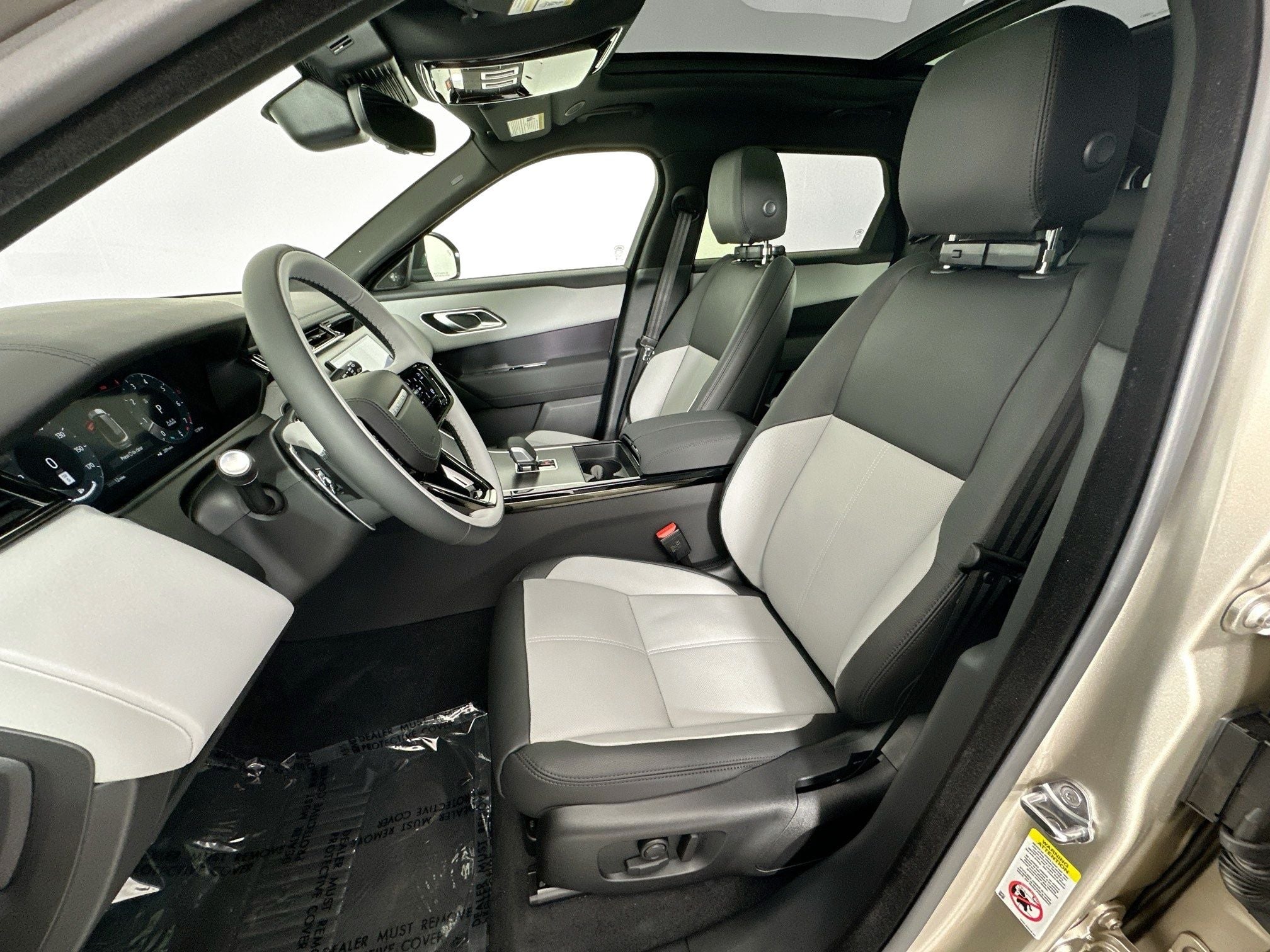 2026 Land Rover Range Rover Velar Dynamic SE