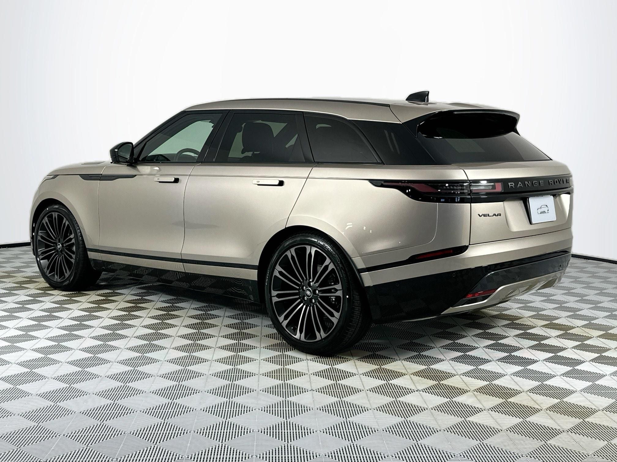 2026 Land Rover Range Rover Velar Dynamic SE