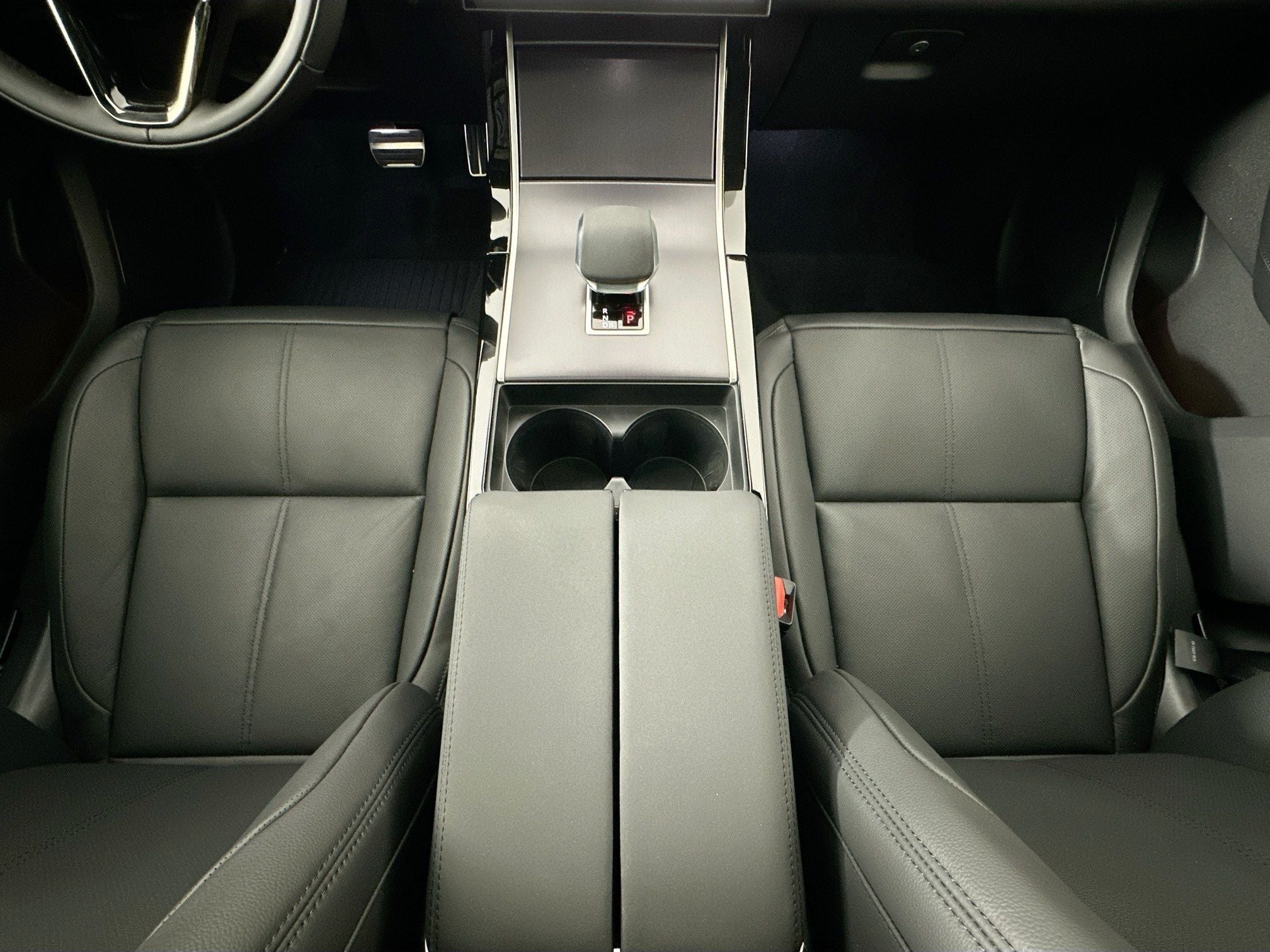 2026 Land Rover Range Rover Velar Dynamic SE