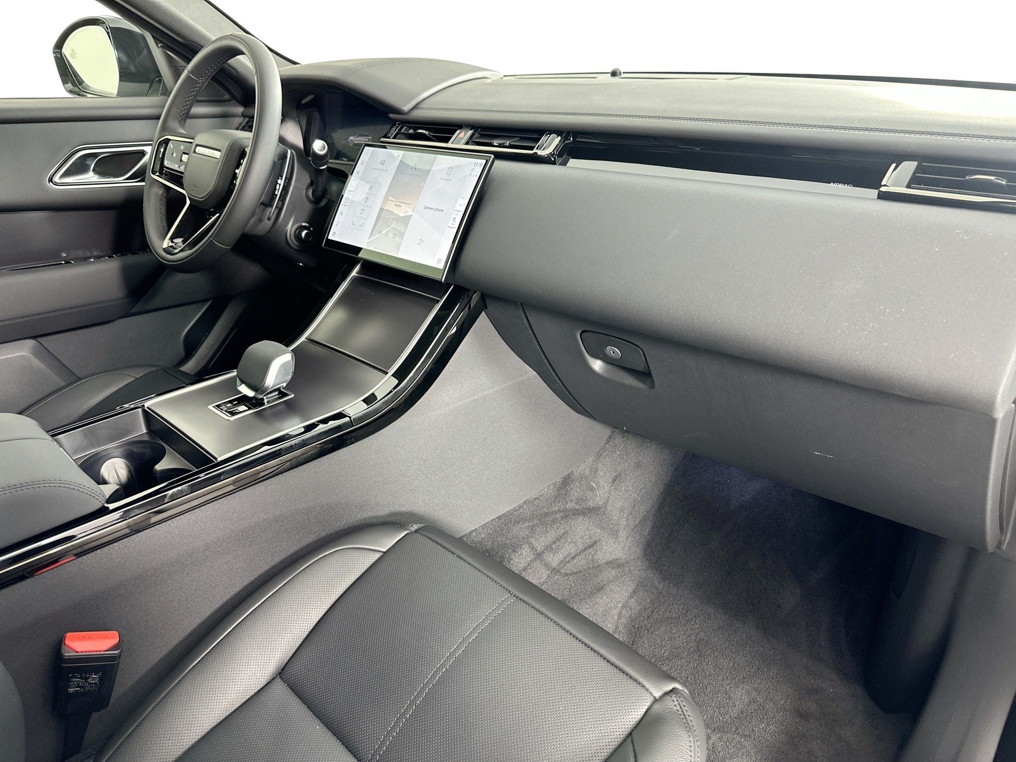2026 Land Rover Range Rover Velar Dynamic SE