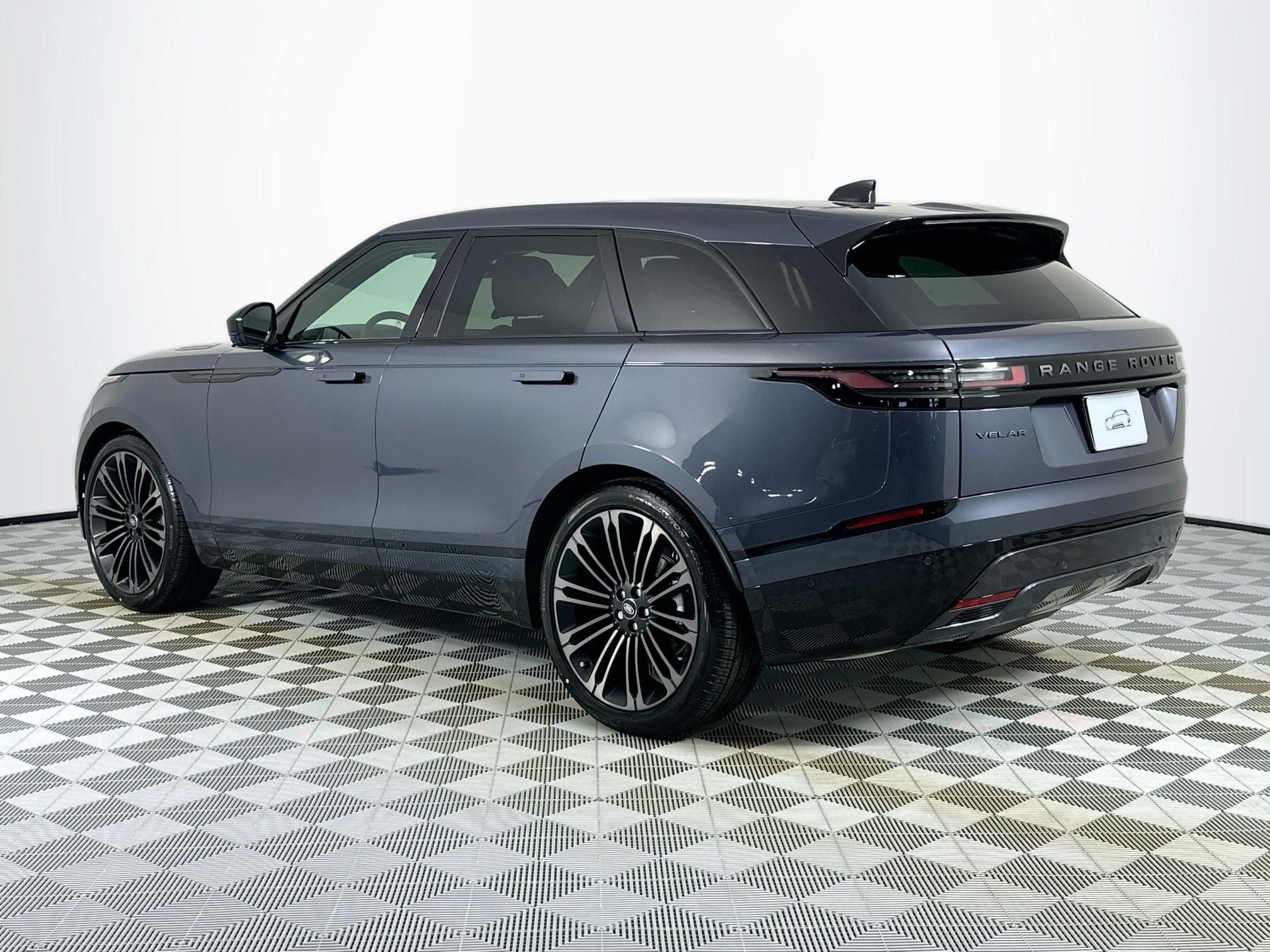 2026 Land Rover Range Rover Velar Dynamic SE